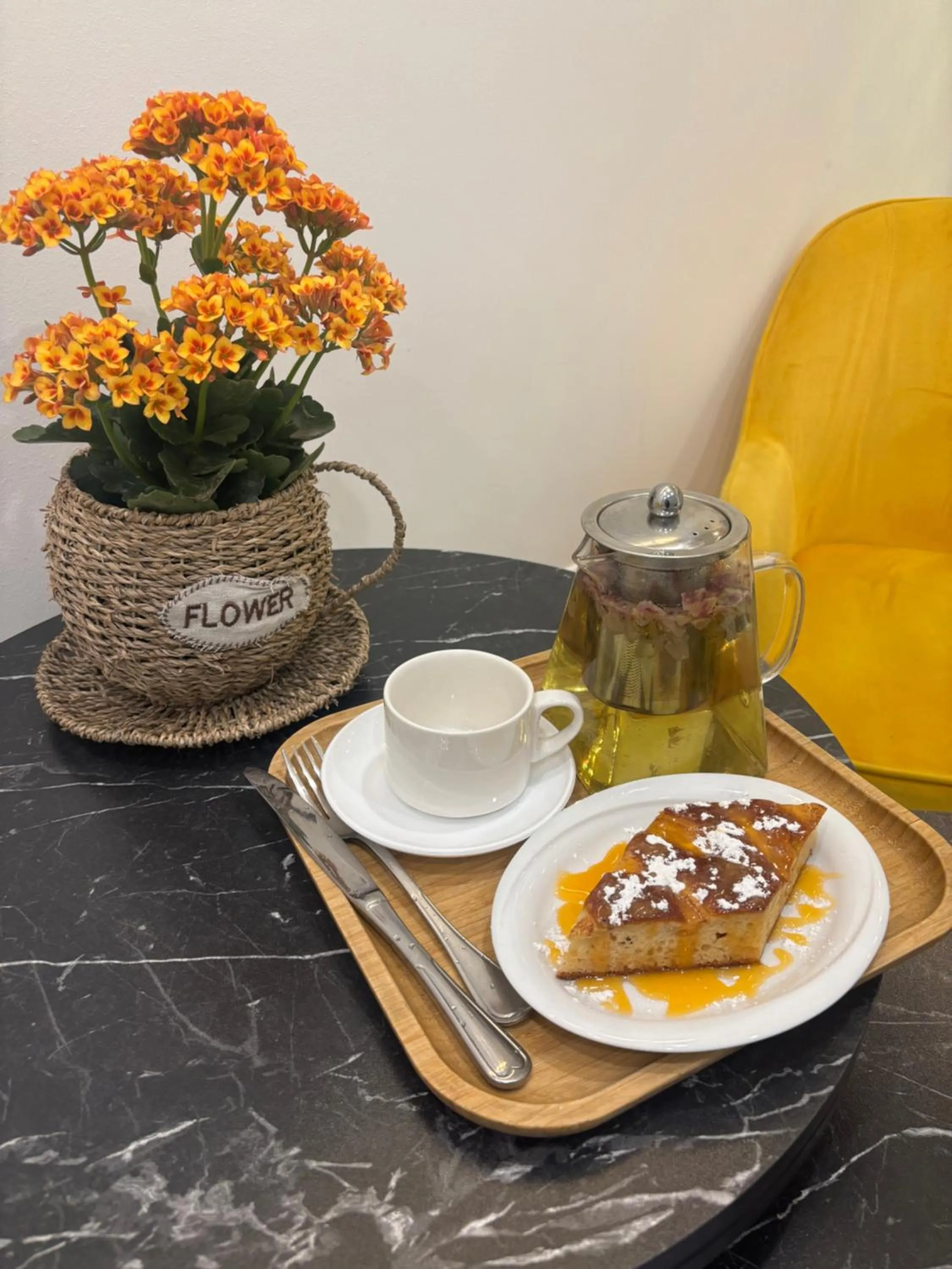 Food and drinks in Alex Hotel