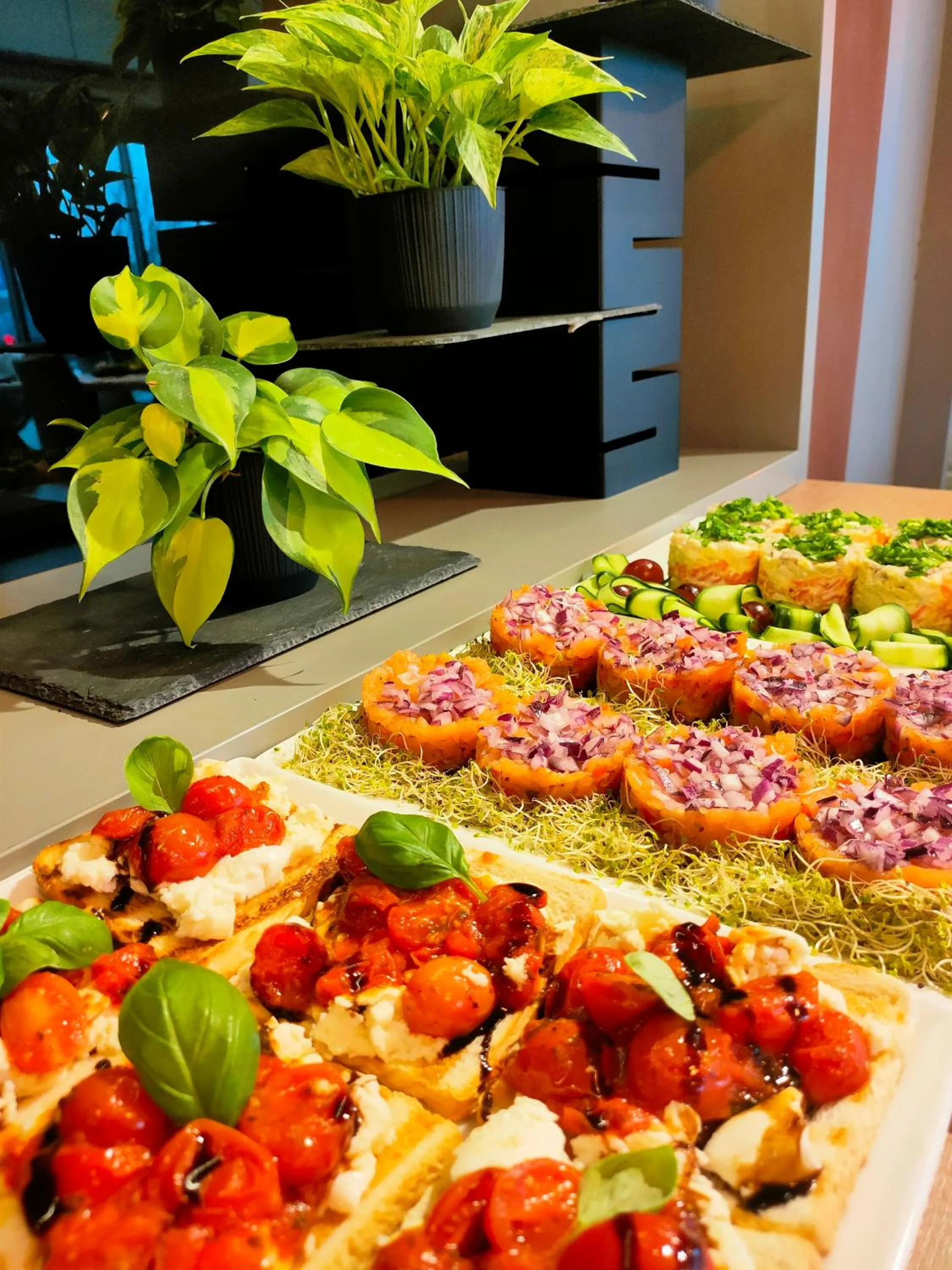 Restaurant/places to eat in Abton Hotel