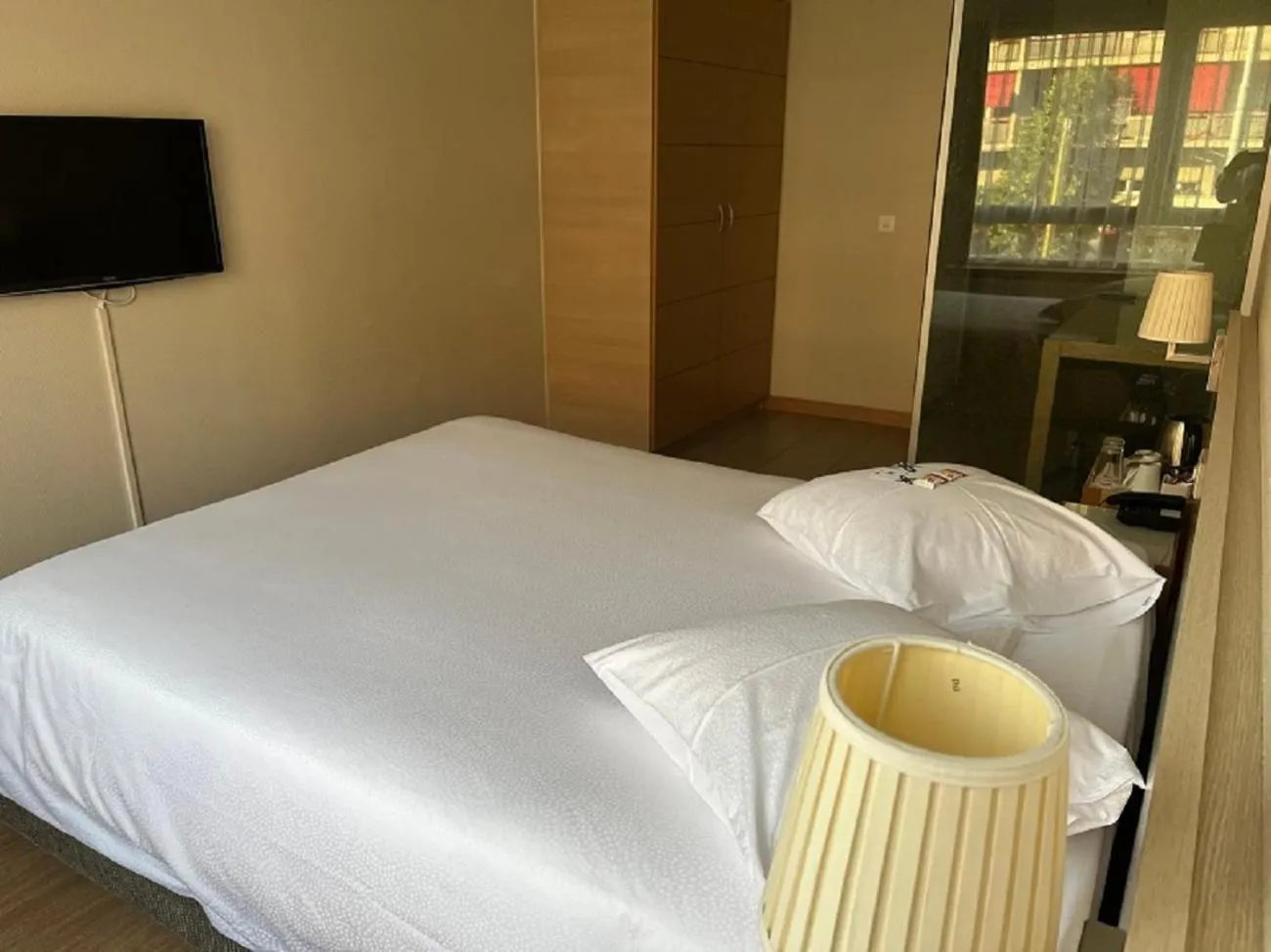 Bed in Starling Hôtel Résidence Genève