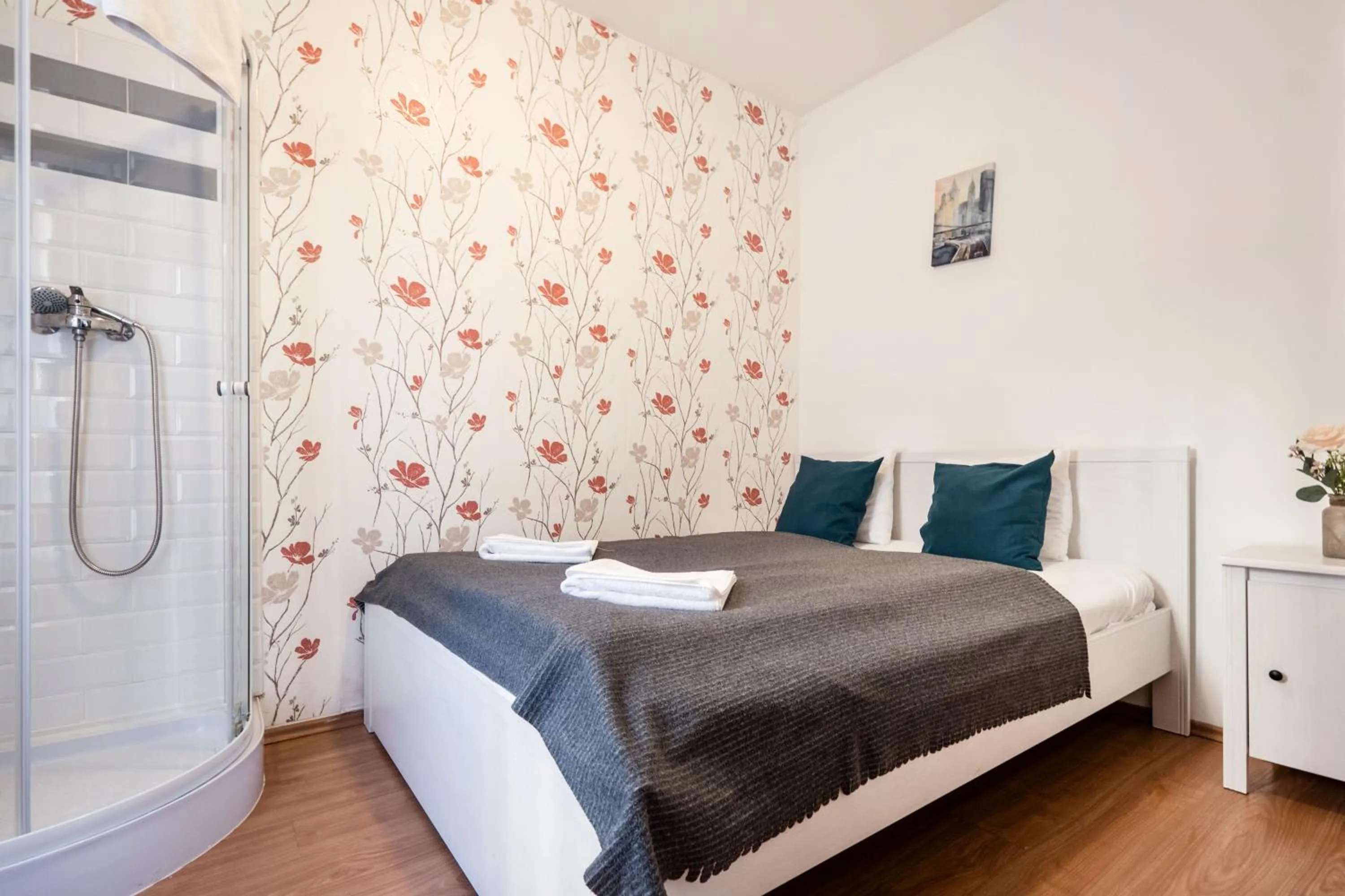 Photo of the whole room, Bed in Grand Budapest Penthouse