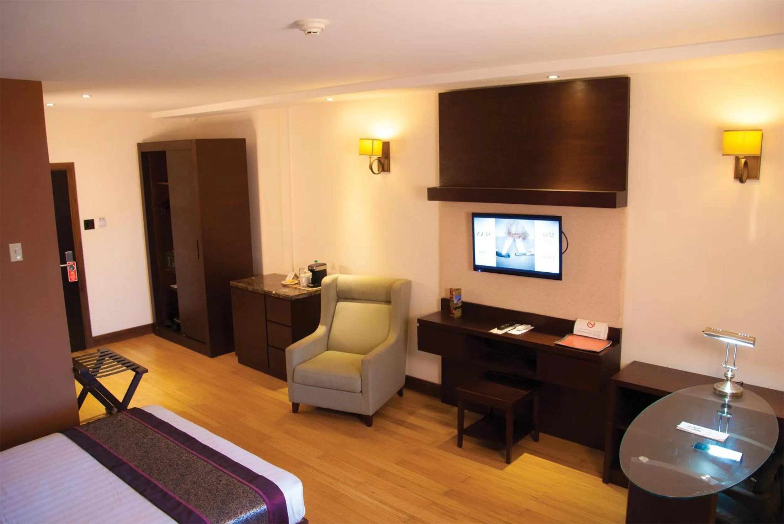 Bed in Herdmanston Lodge Hotel