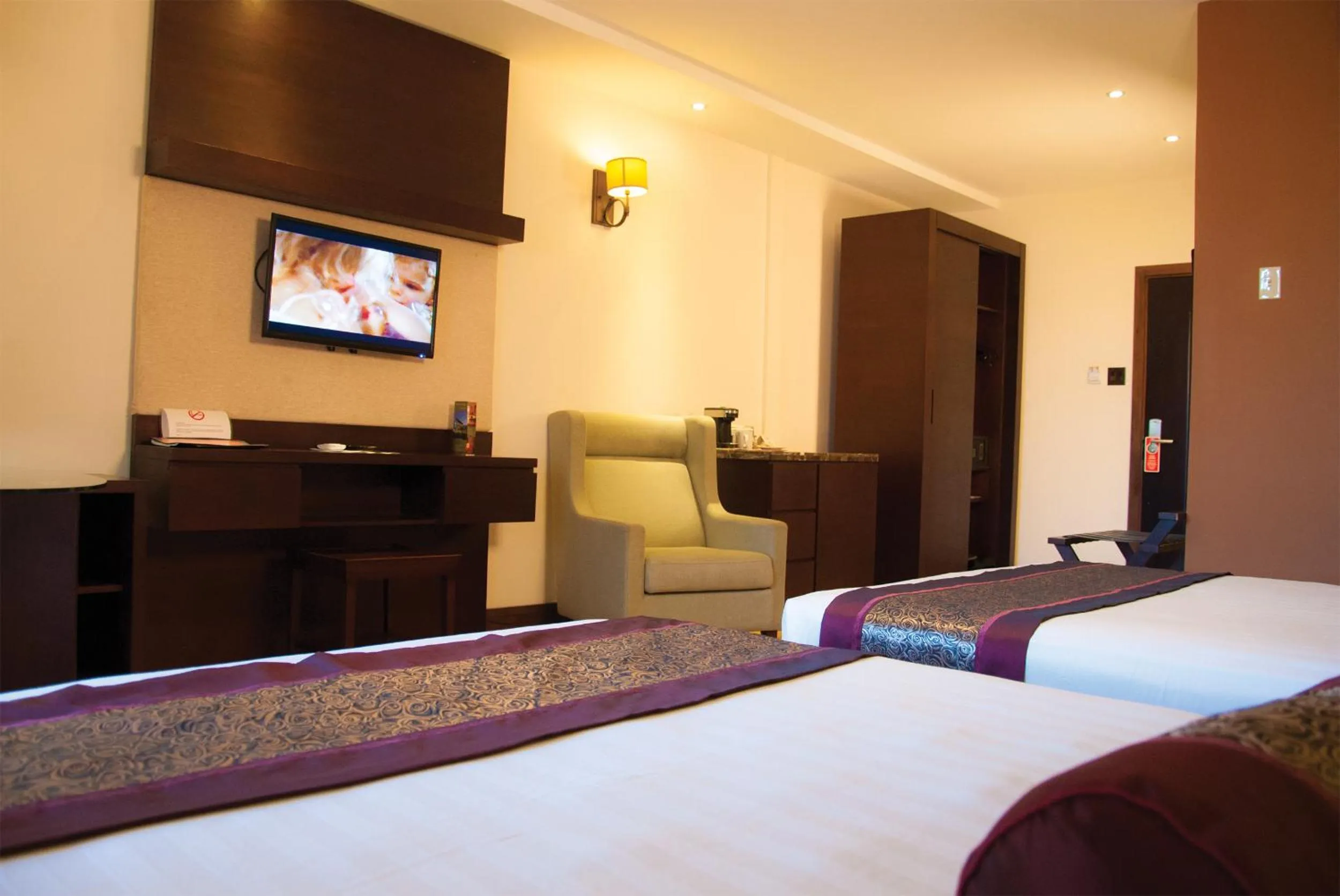 Bed in Herdmanston Lodge Hotel