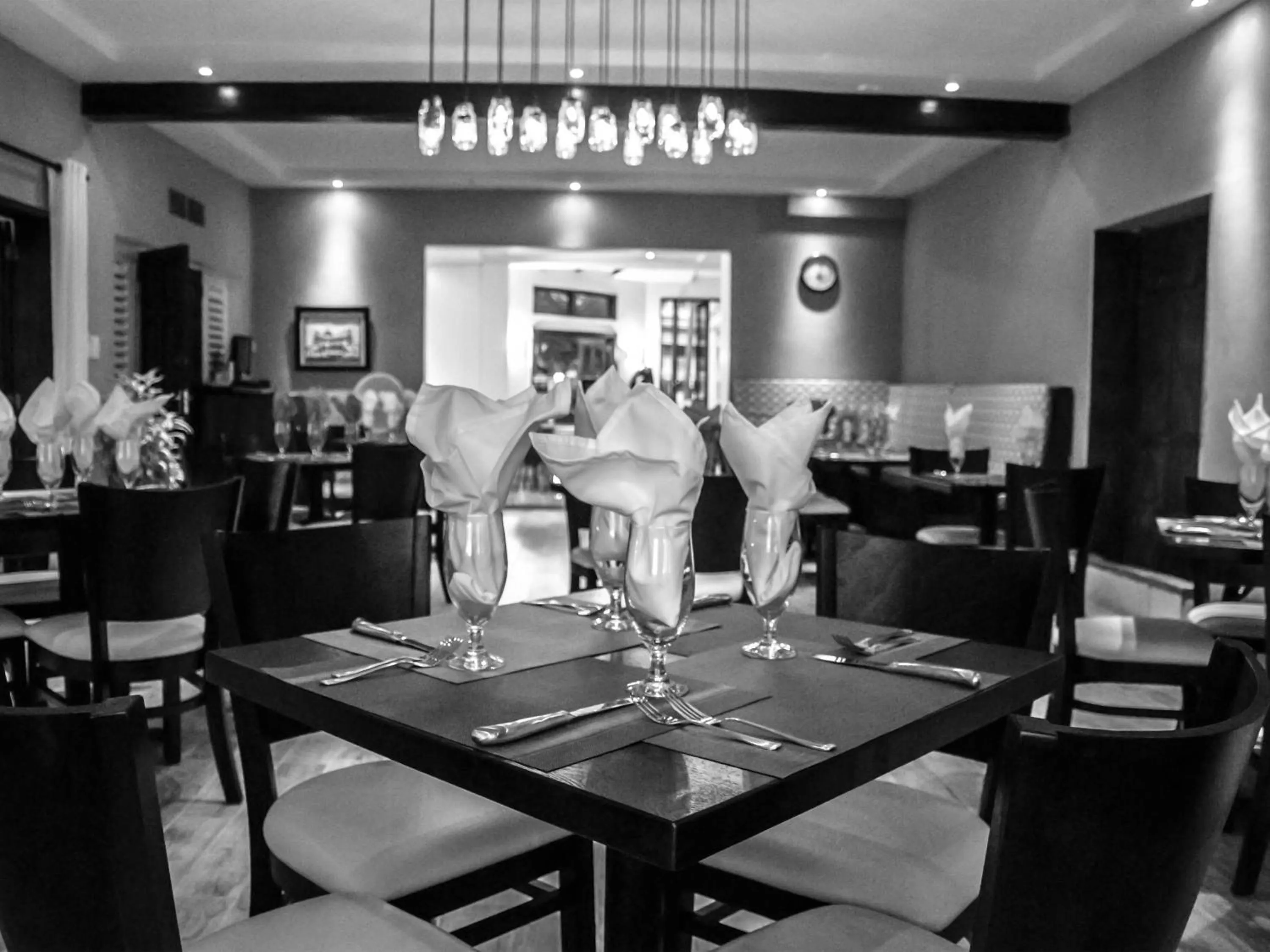 Restaurant/places to eat in Herdmanston Lodge Hotel
