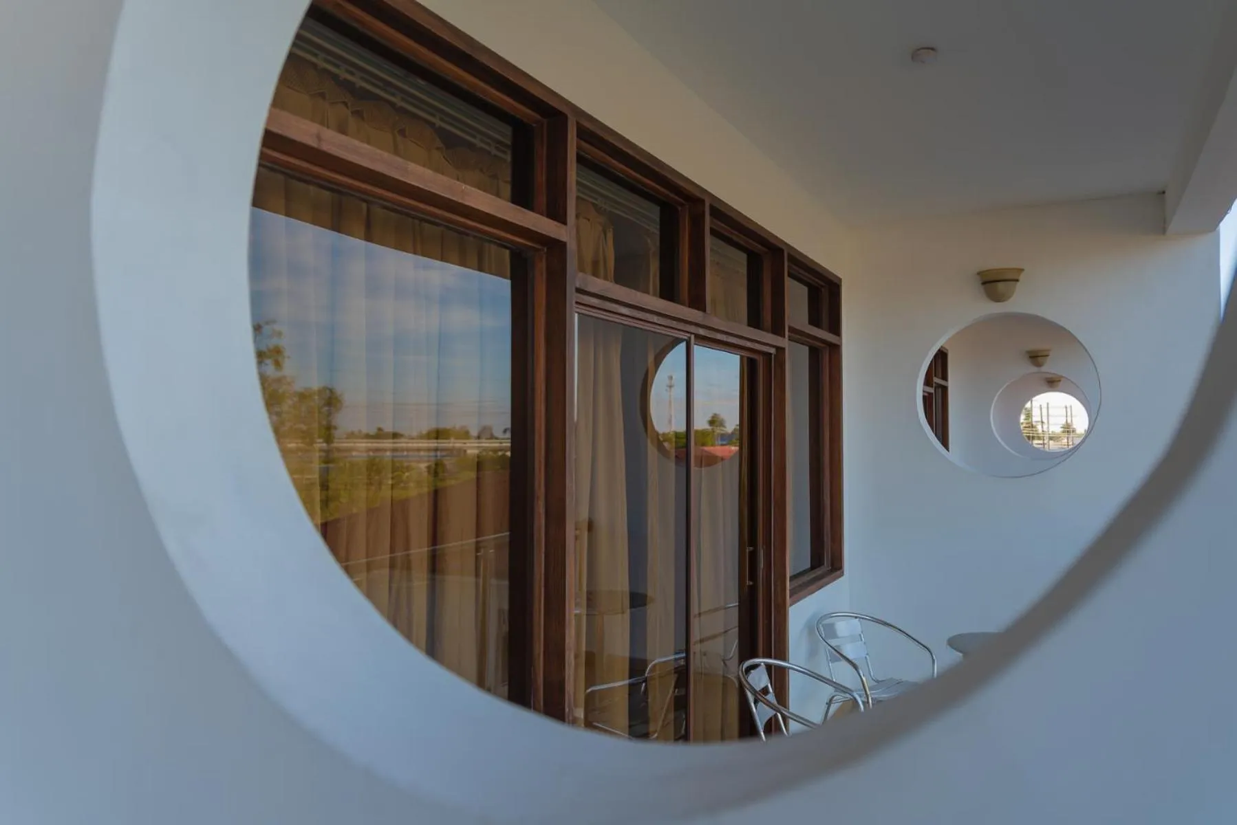 Balcony/Terrace, Bed in Herdmanston Lodge Hotel