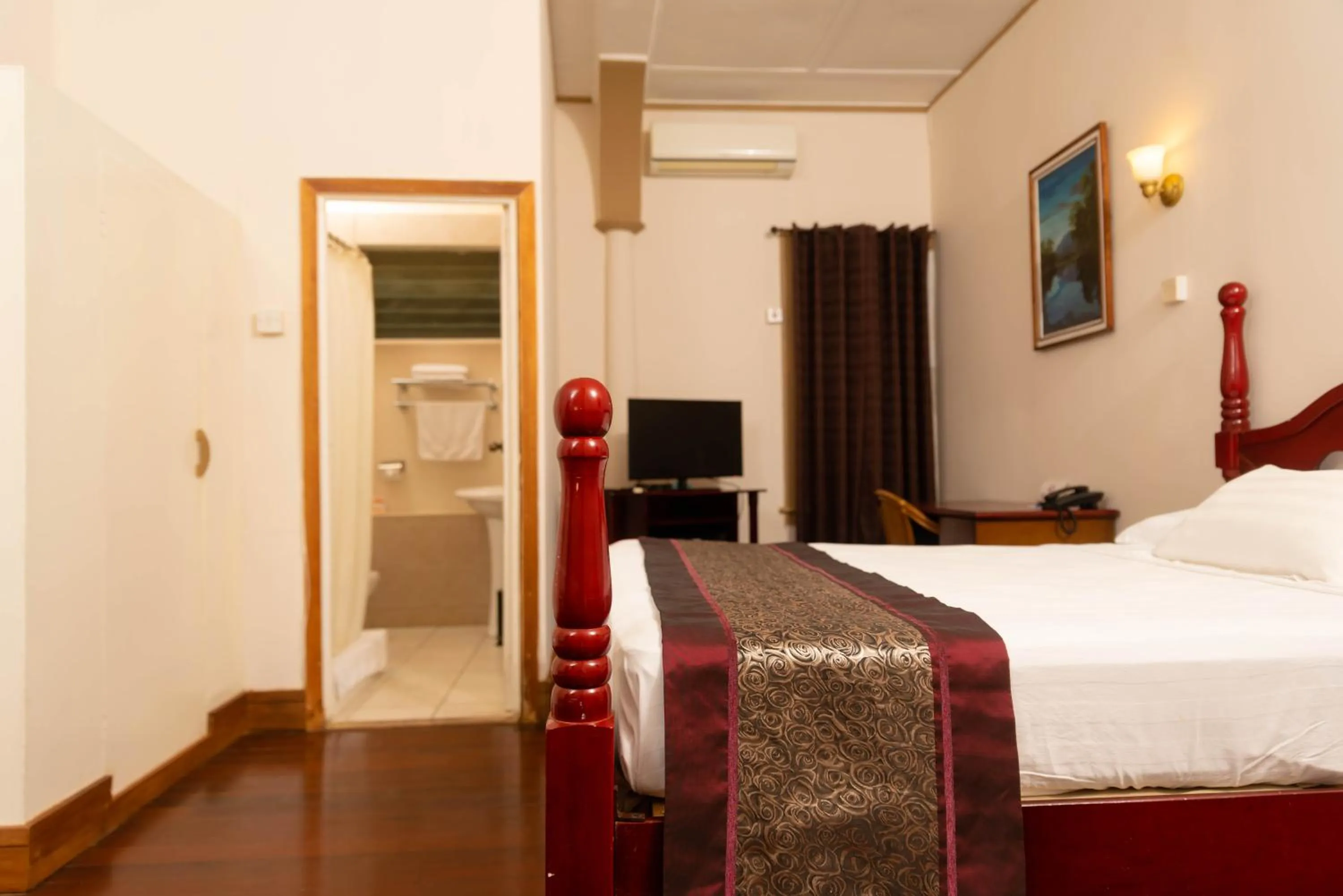 Bed in Herdmanston Lodge Hotel