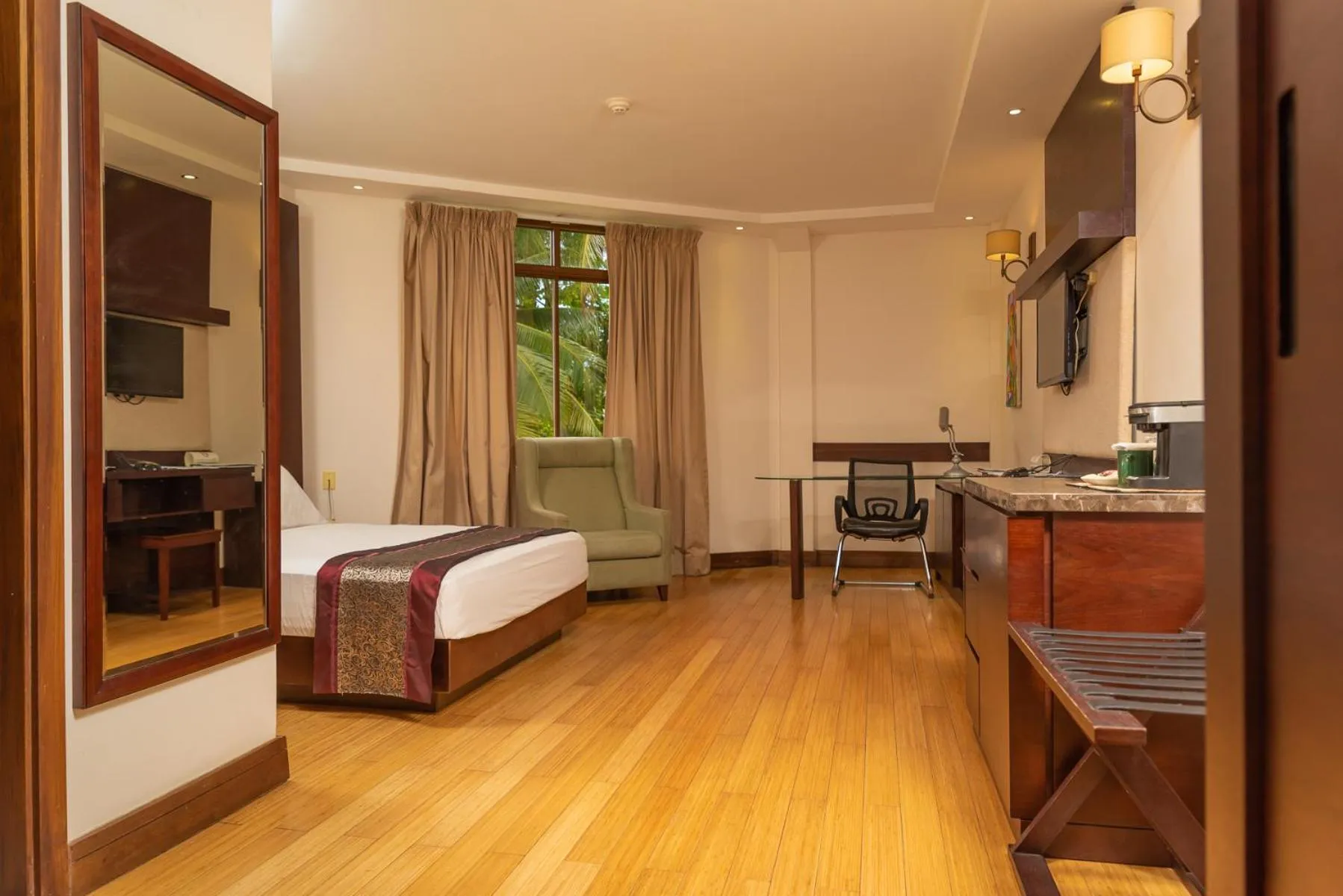 Photo of the whole room, Bed in Herdmanston Lodge Hotel