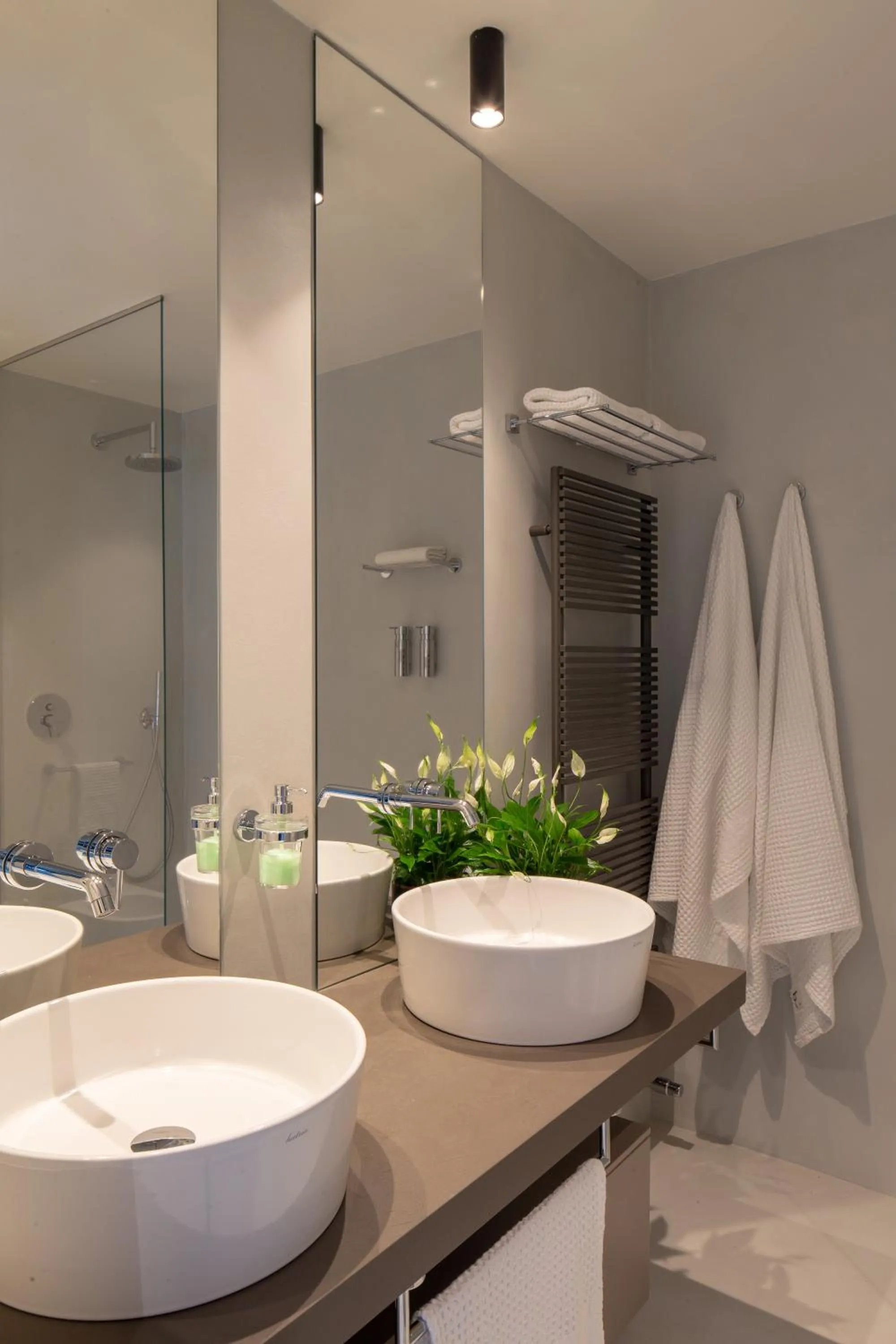 Shower in EDIT Lofts