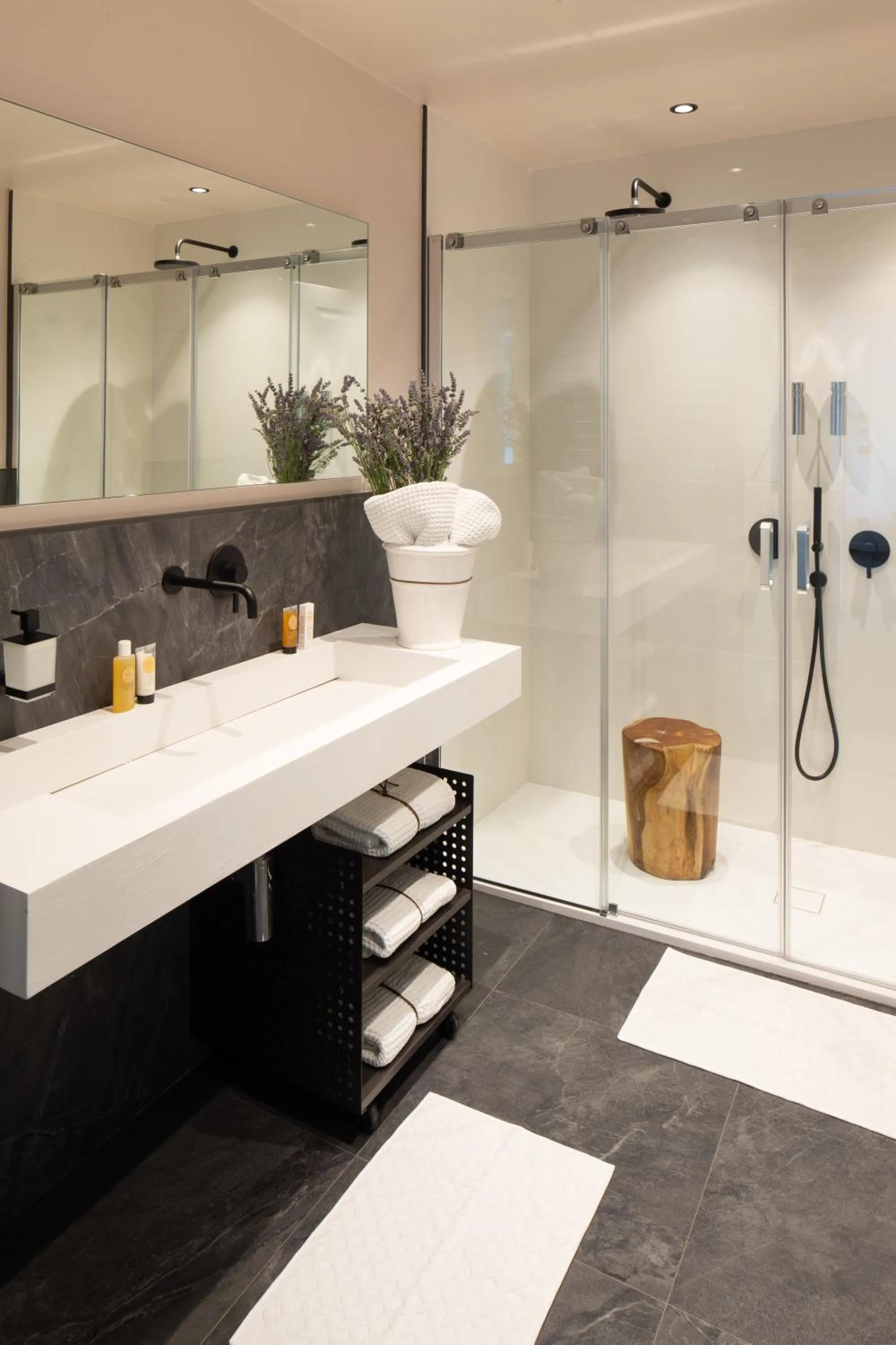 Shower in EDIT Lofts