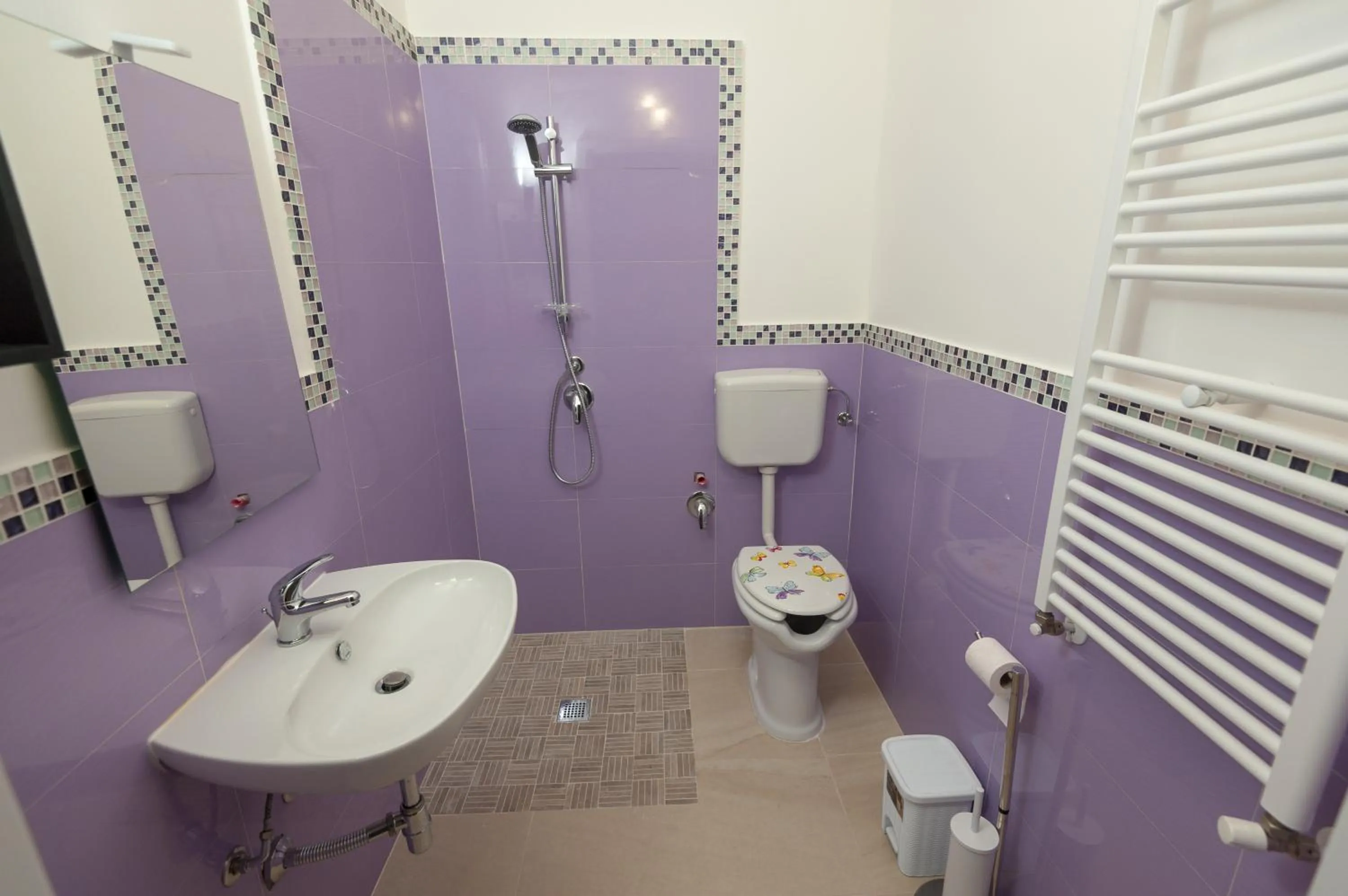 Bathroom in B&B Epipoli