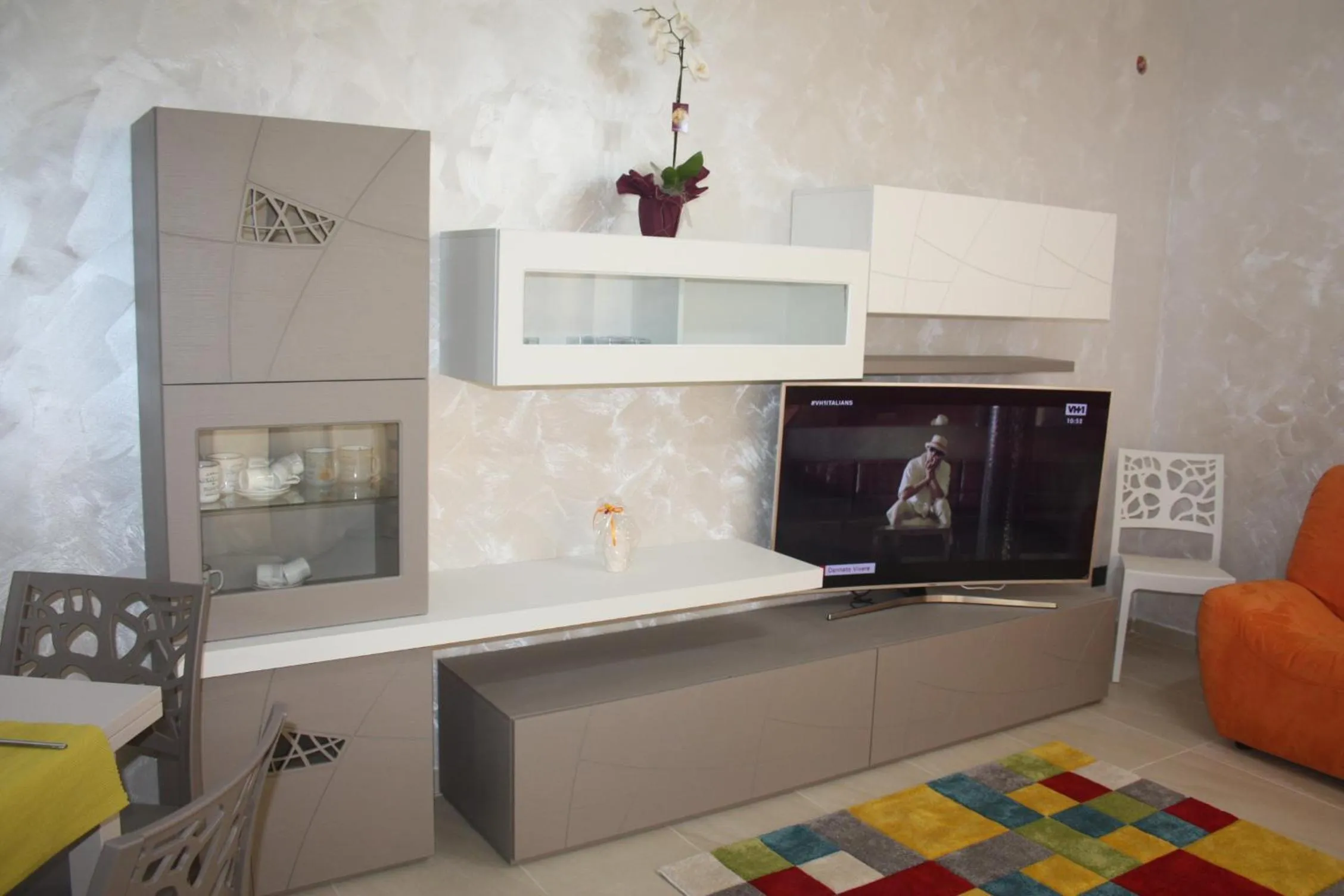 Communal lounge/ TV room in B&B Epipoli