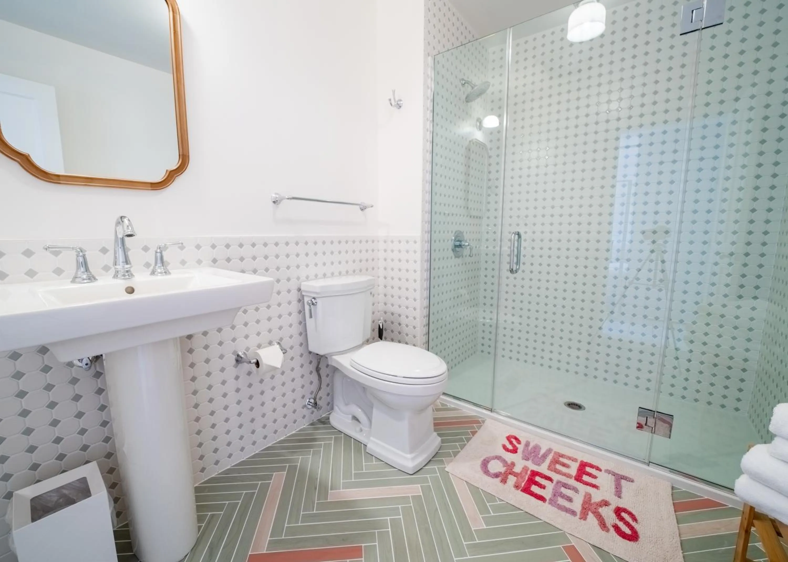 Shower in Twin Gables of Woodstock