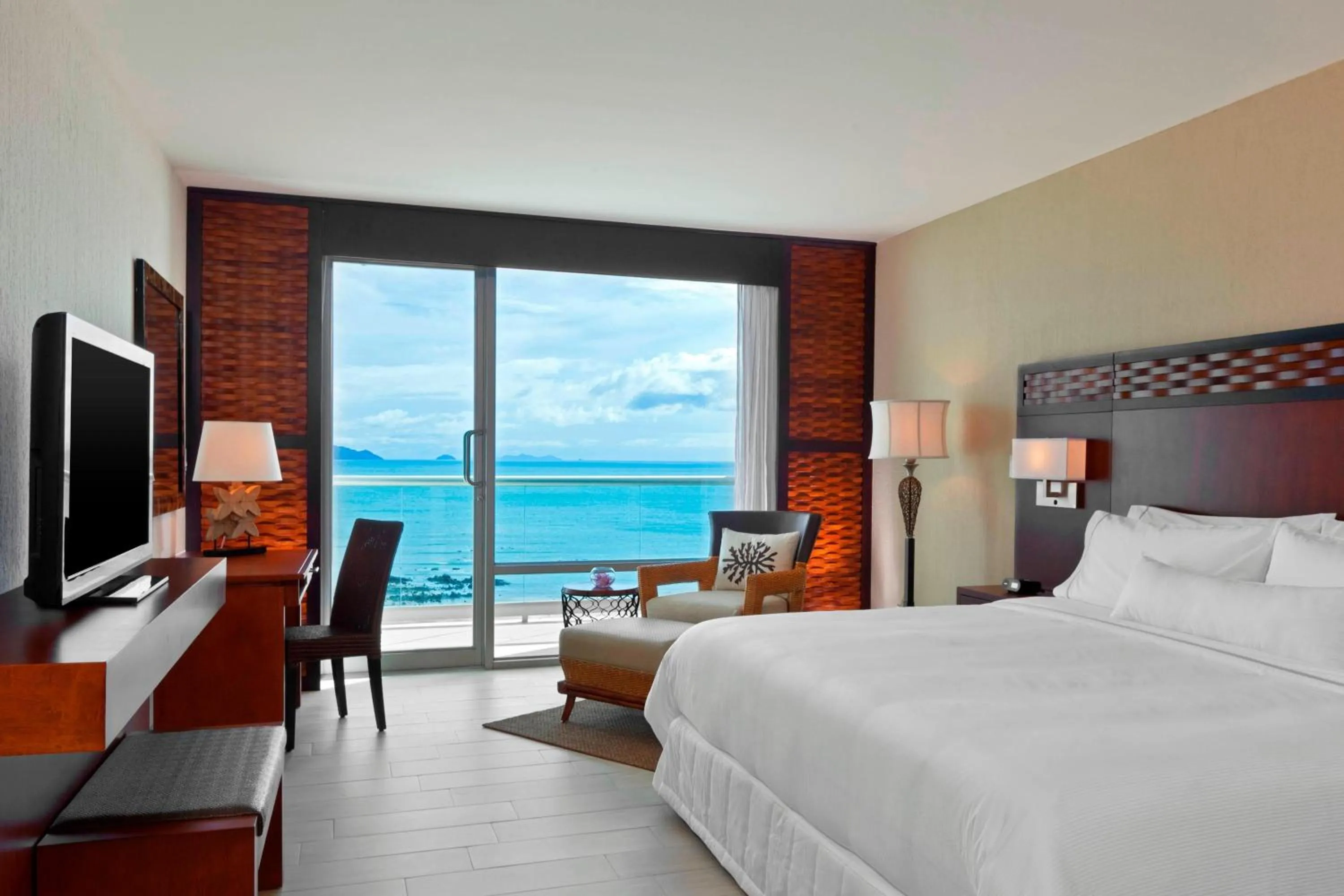 Photo of the whole room, Bed in The Westin Playa Bonita Panama