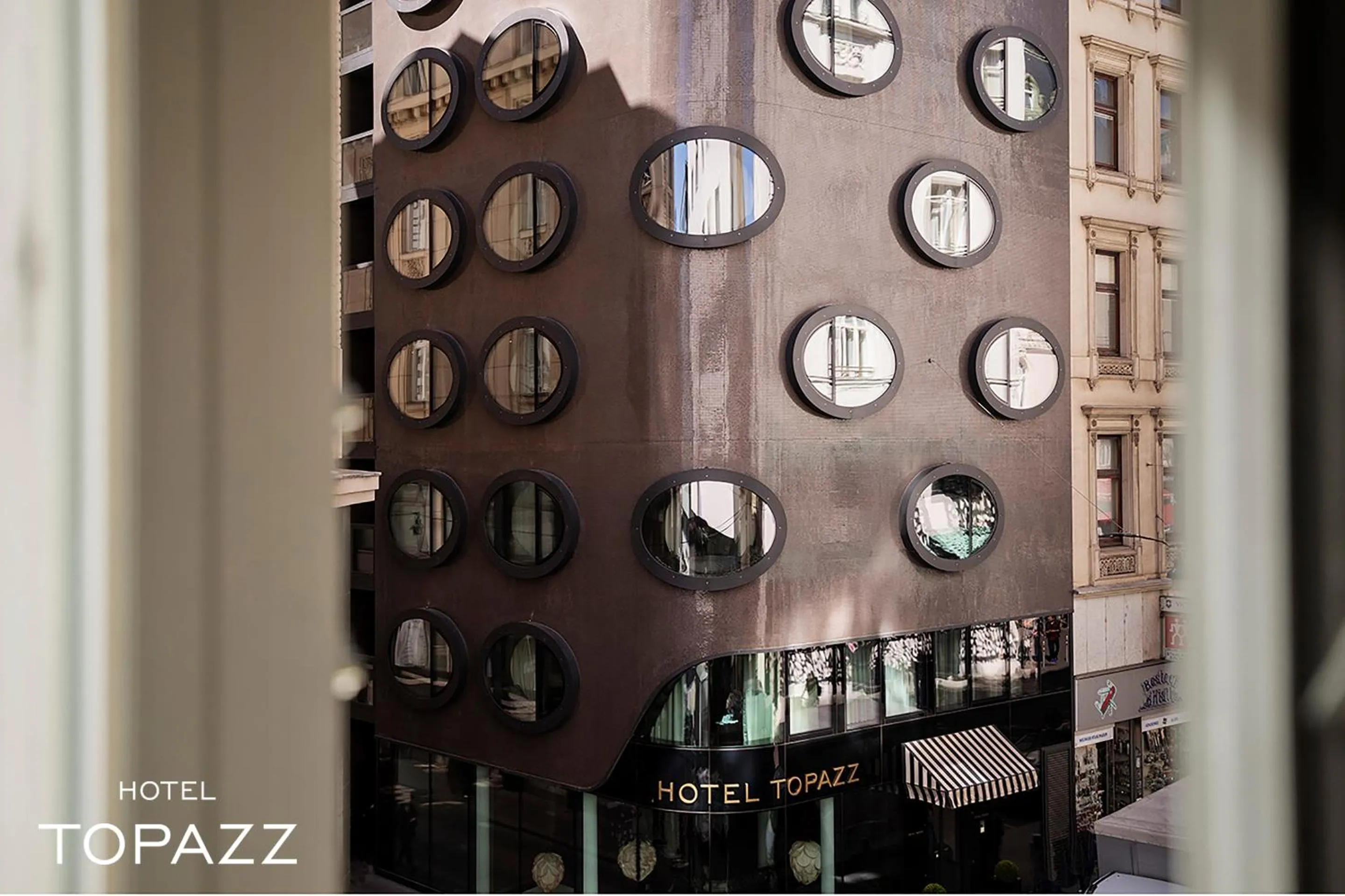 Facade/entrance in Hotel Topazz & Lamée