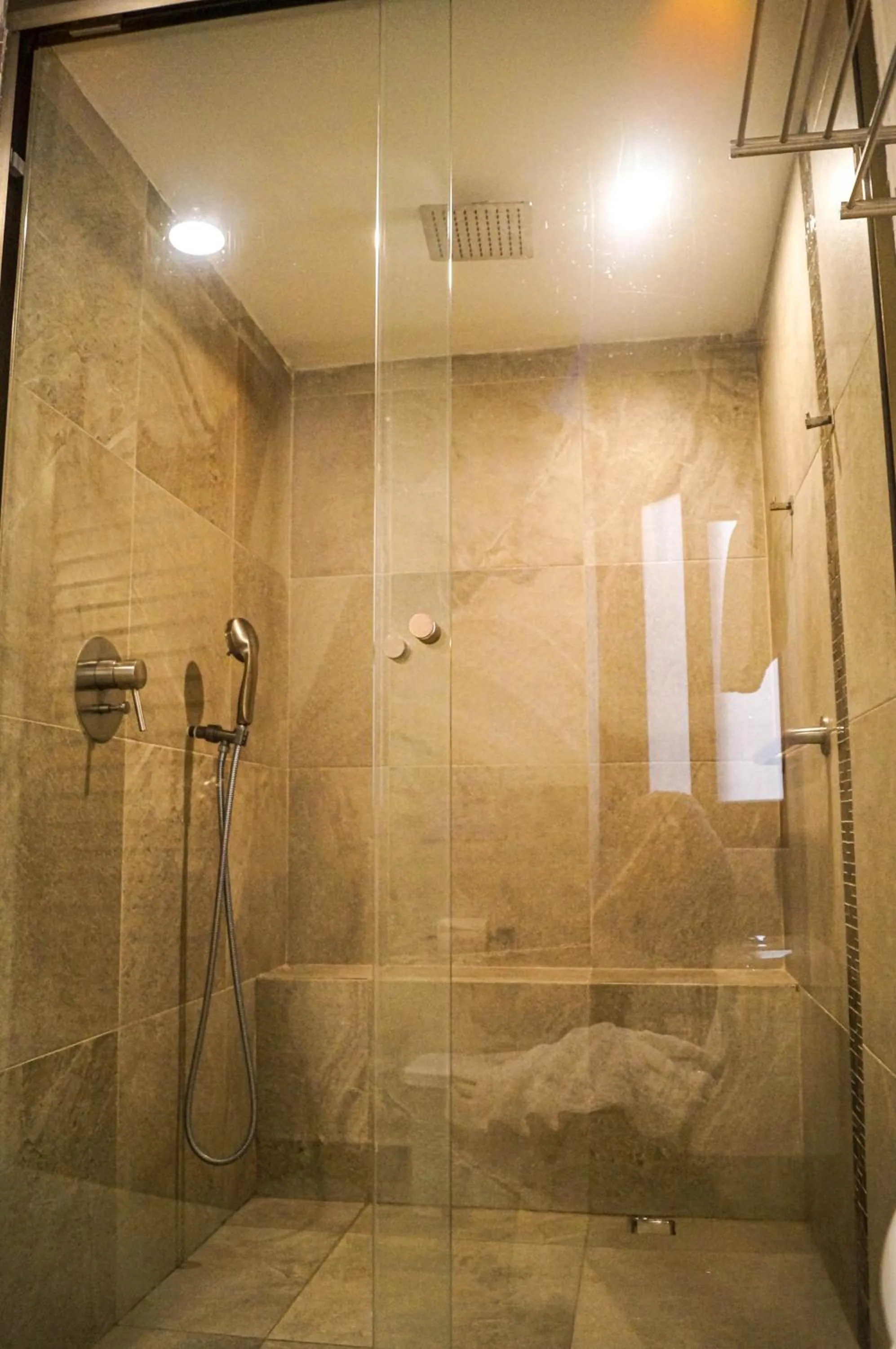 Shower in Hotel Azul Maya