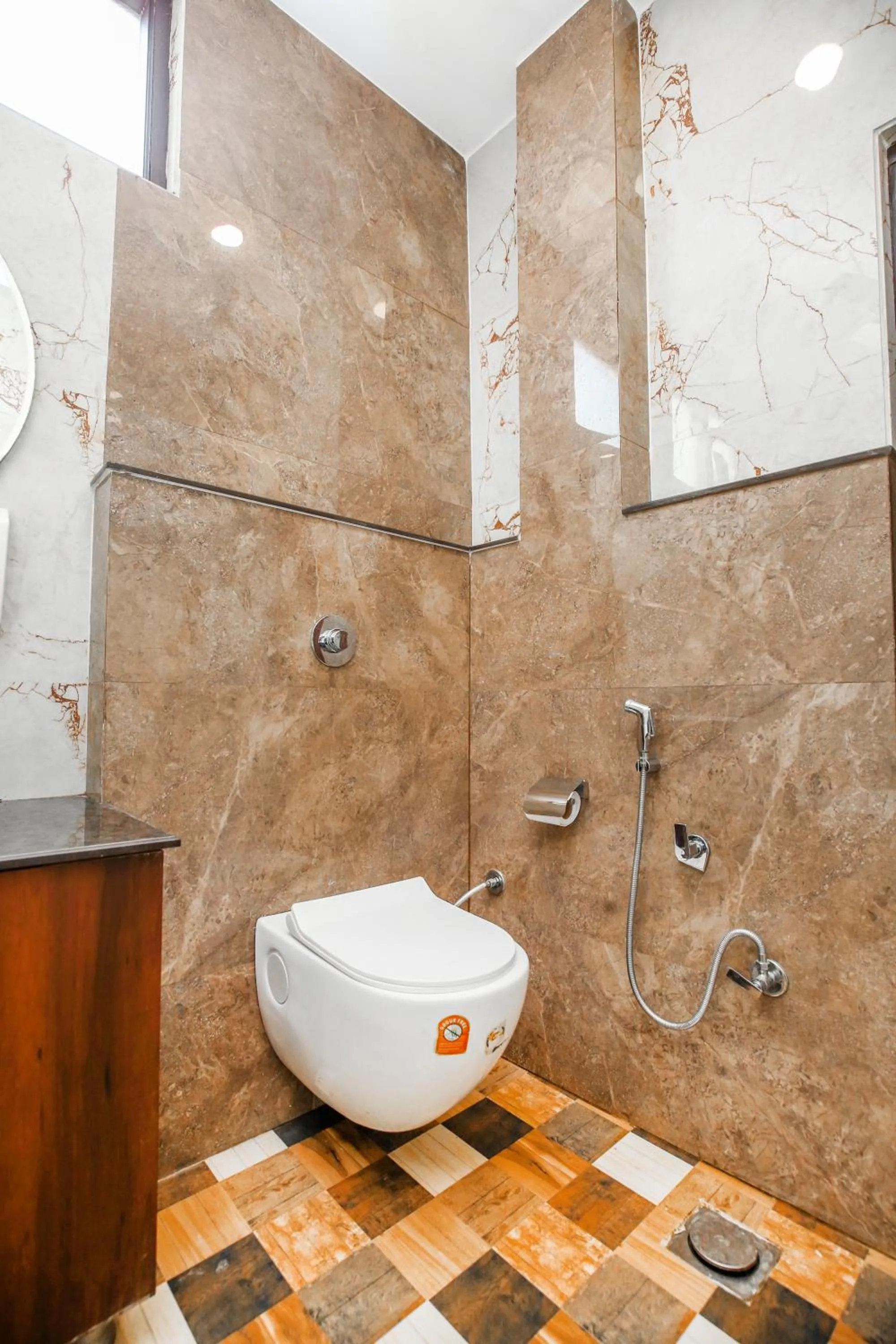 Shower in Hotel Karan Residency - 5 Min Walk From Golden Temple