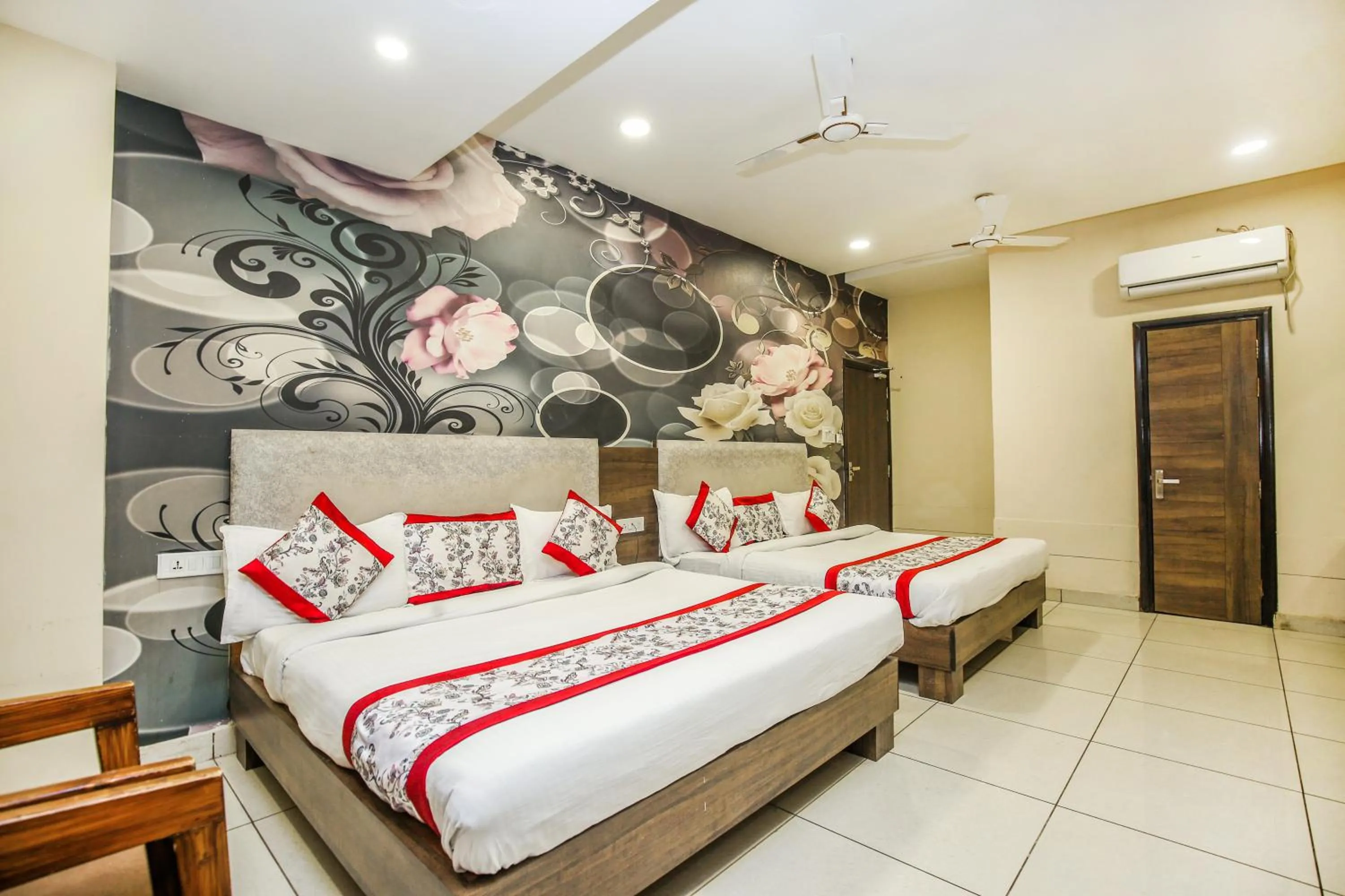 Bed in Hotel Karan Residency - 5 Min Walk From Golden Temple