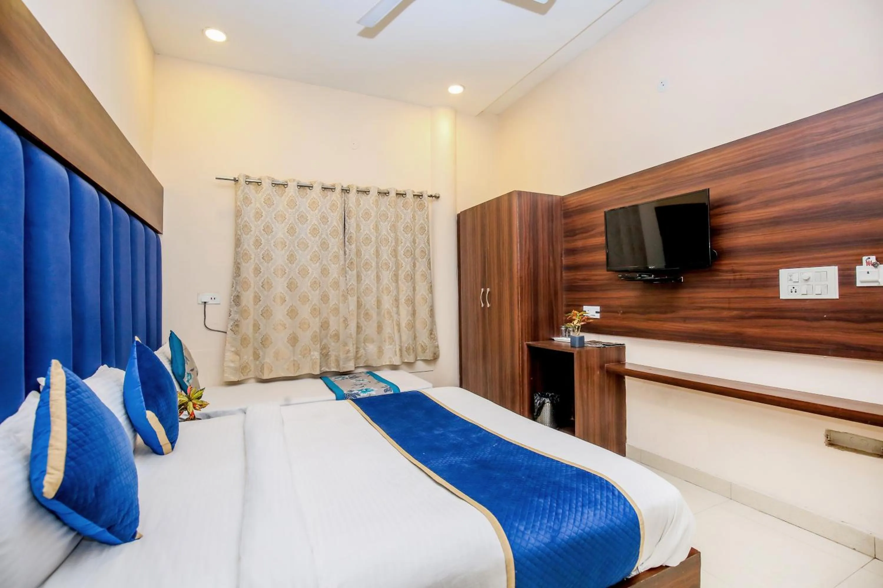 Bed in Hotel Karan Residency - 5 Min Walk From Golden Temple