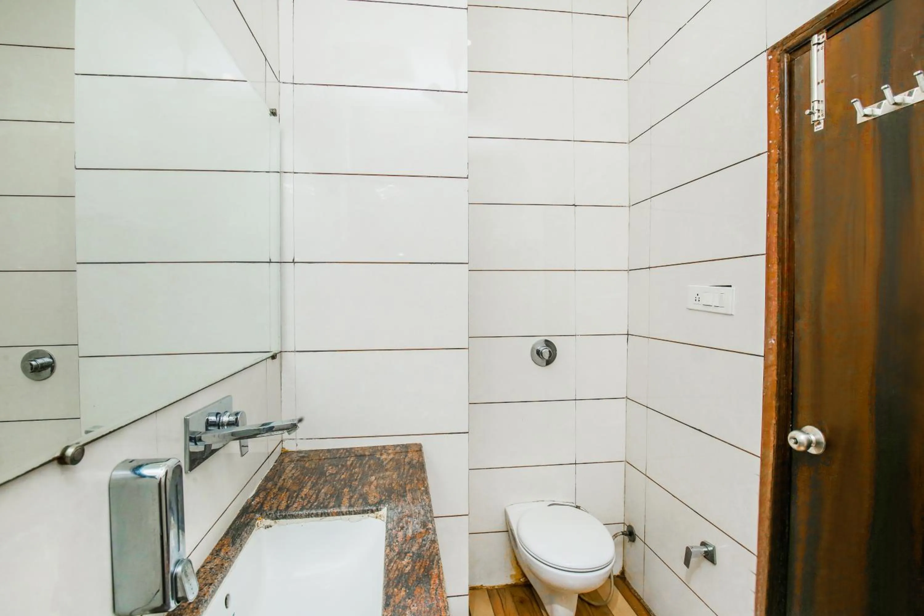 Shower in Hotel Karan Residency - 5 Min Walk From Golden Temple