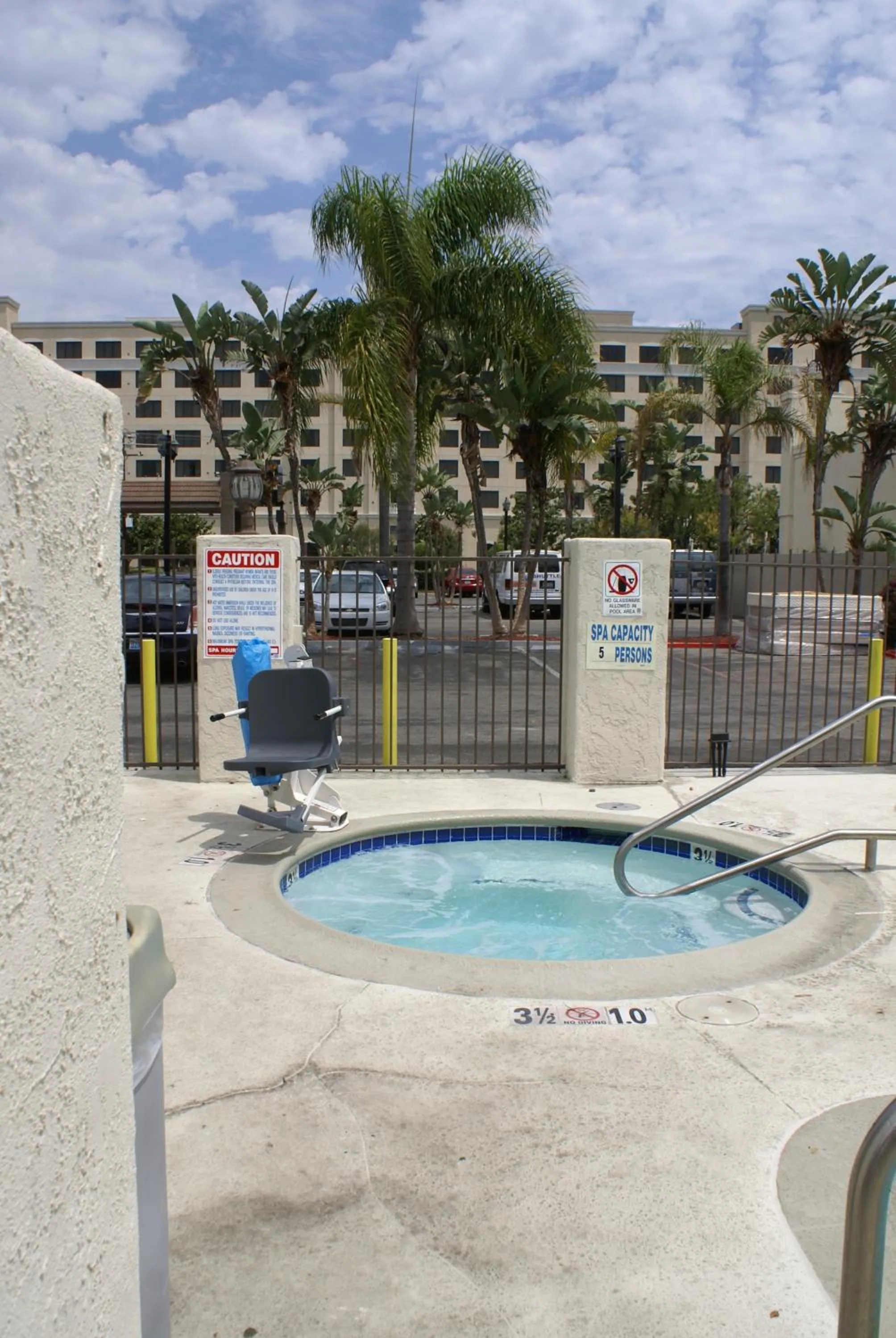 Spa and wellness centre/facilities in Queens Inn Anaheim