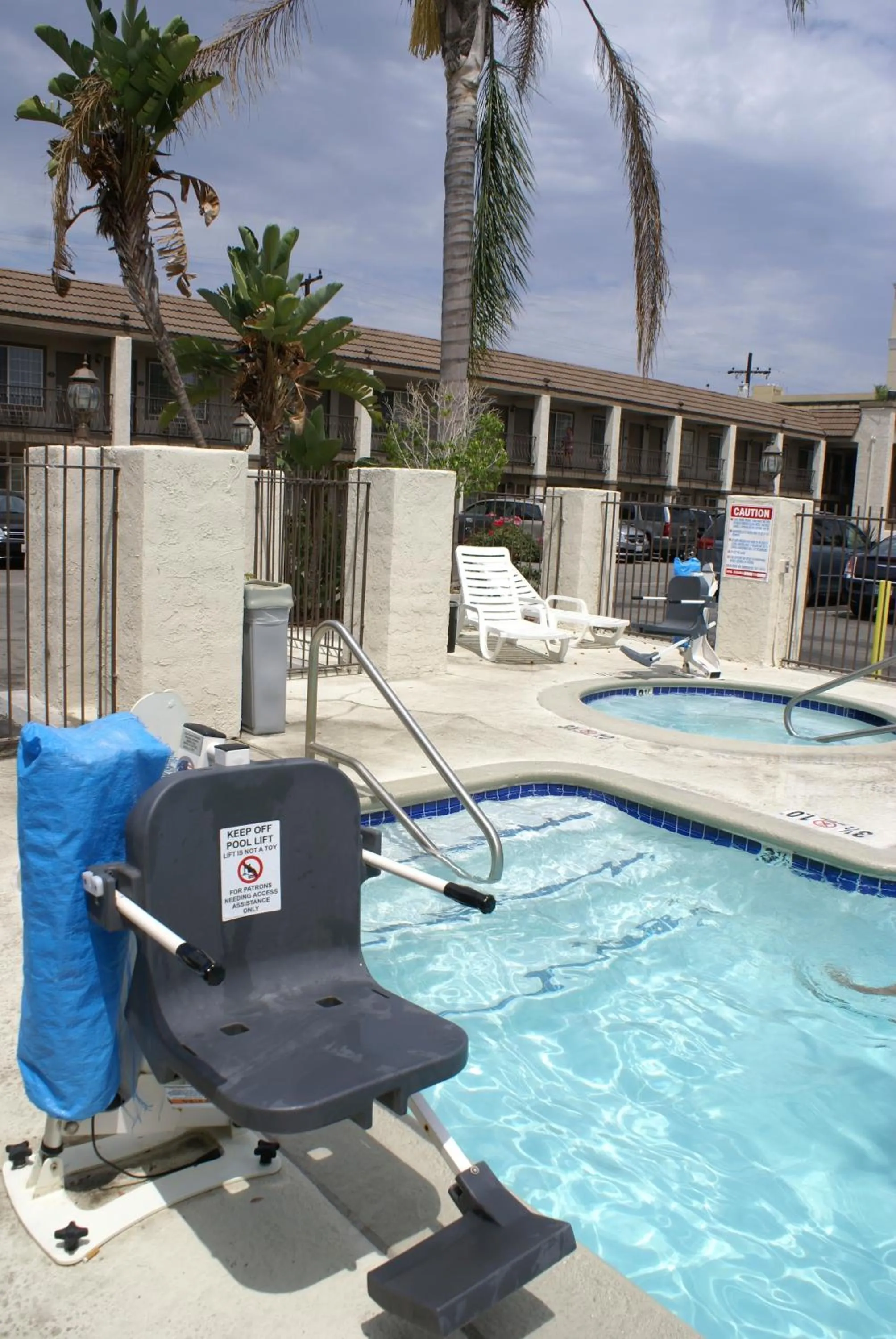 Spa and wellness centre/facilities in Queens Inn Anaheim