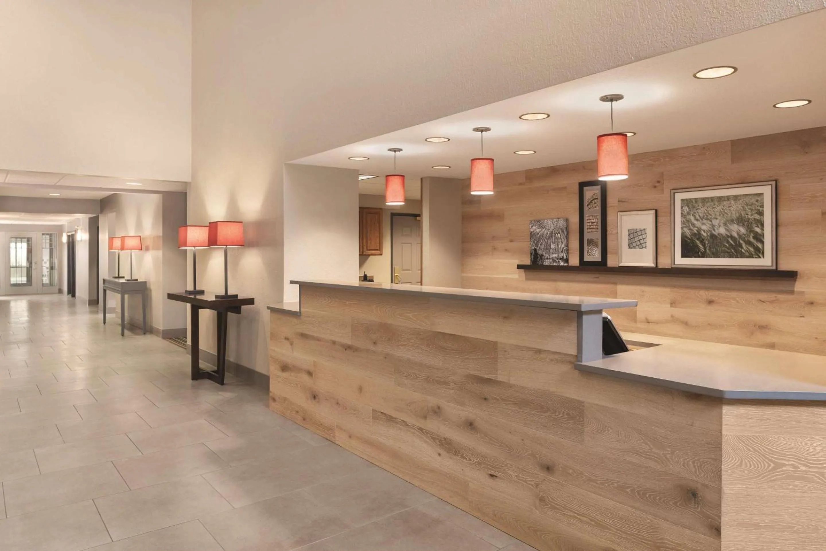 Lobby or reception in Country Inn & Suites by Radisson, Green Bay East, WI