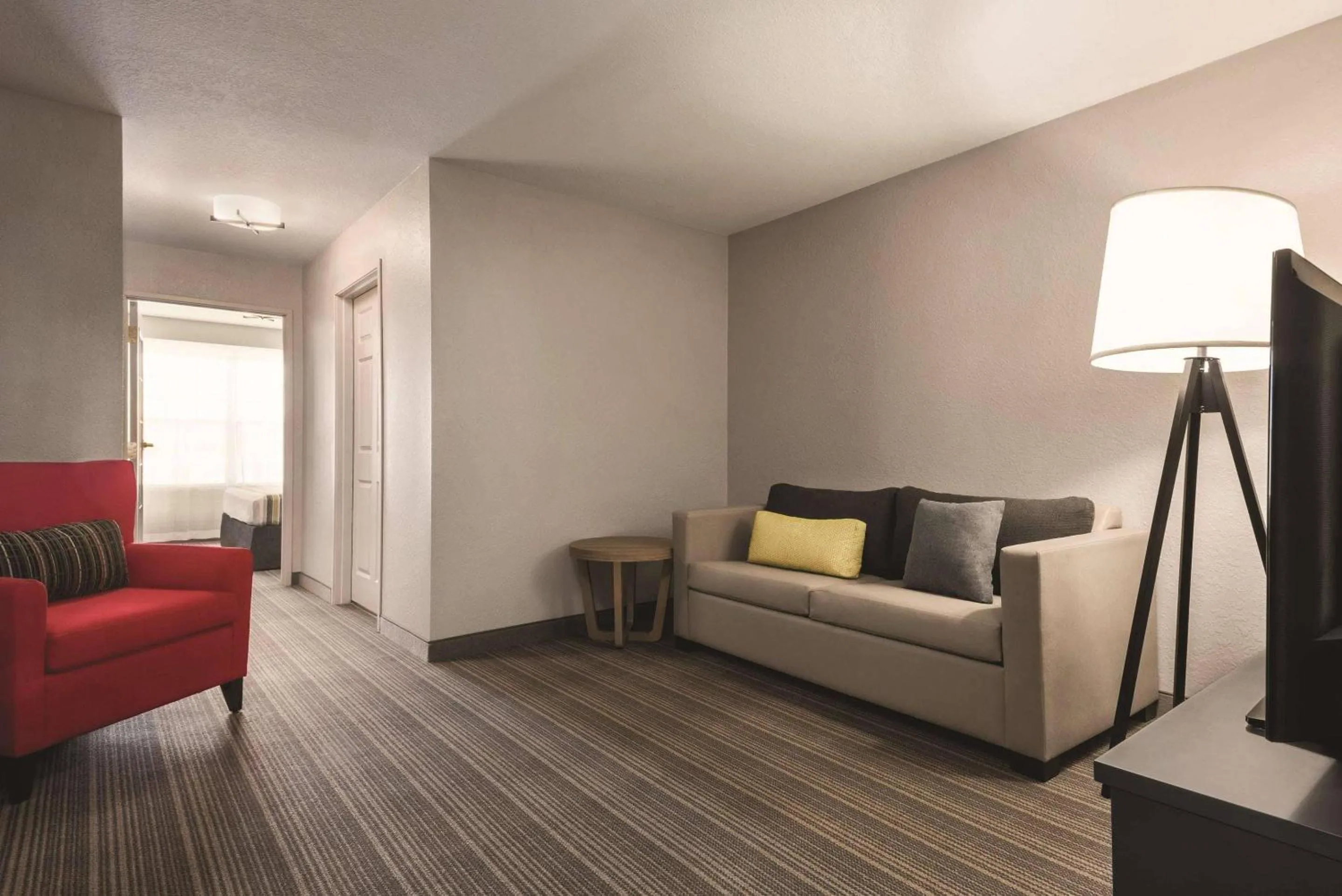 Bedroom in Country Inn & Suites by Radisson, Green Bay East, WI