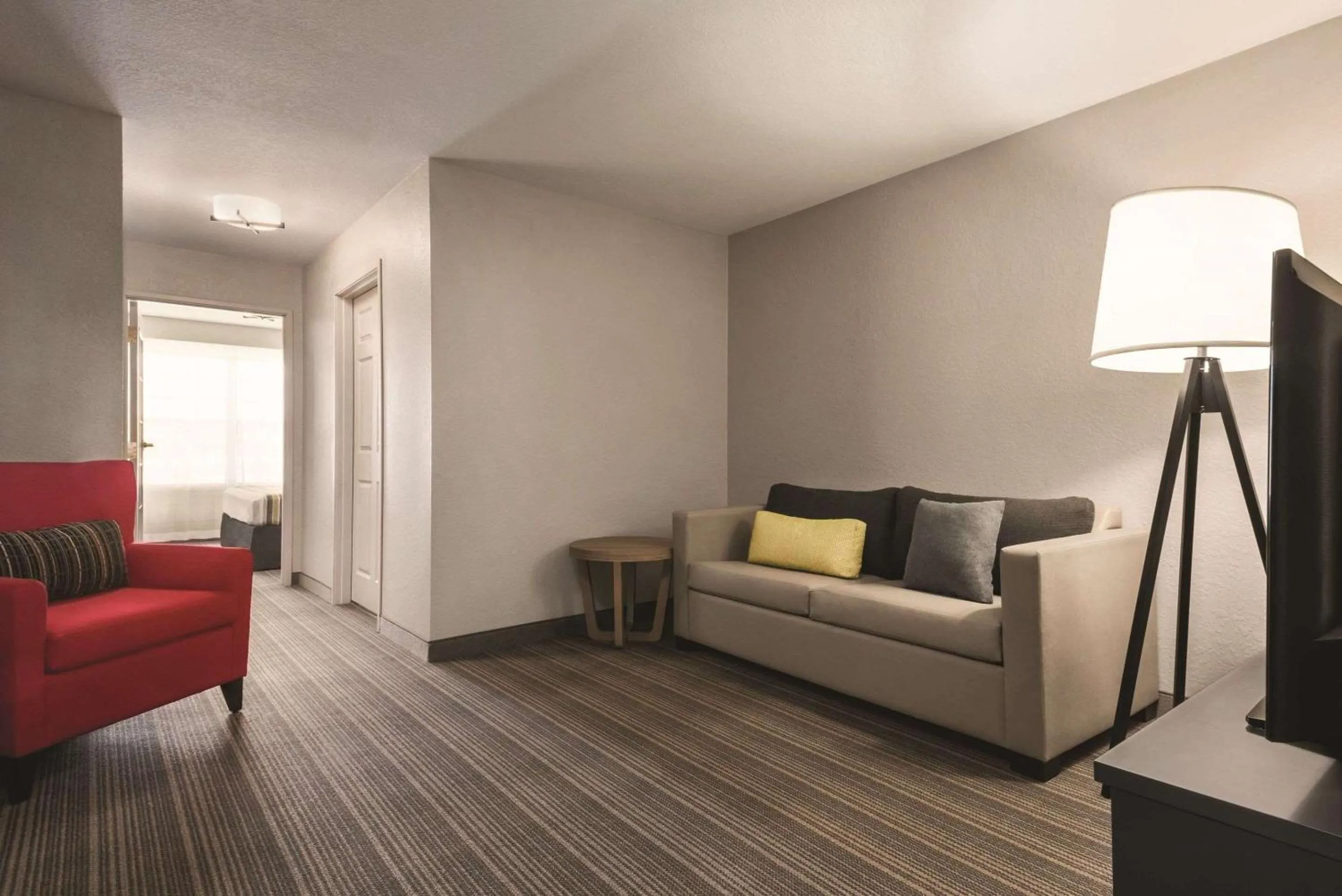 Bedroom in Country Inn & Suites by Radisson, Green Bay East, WI