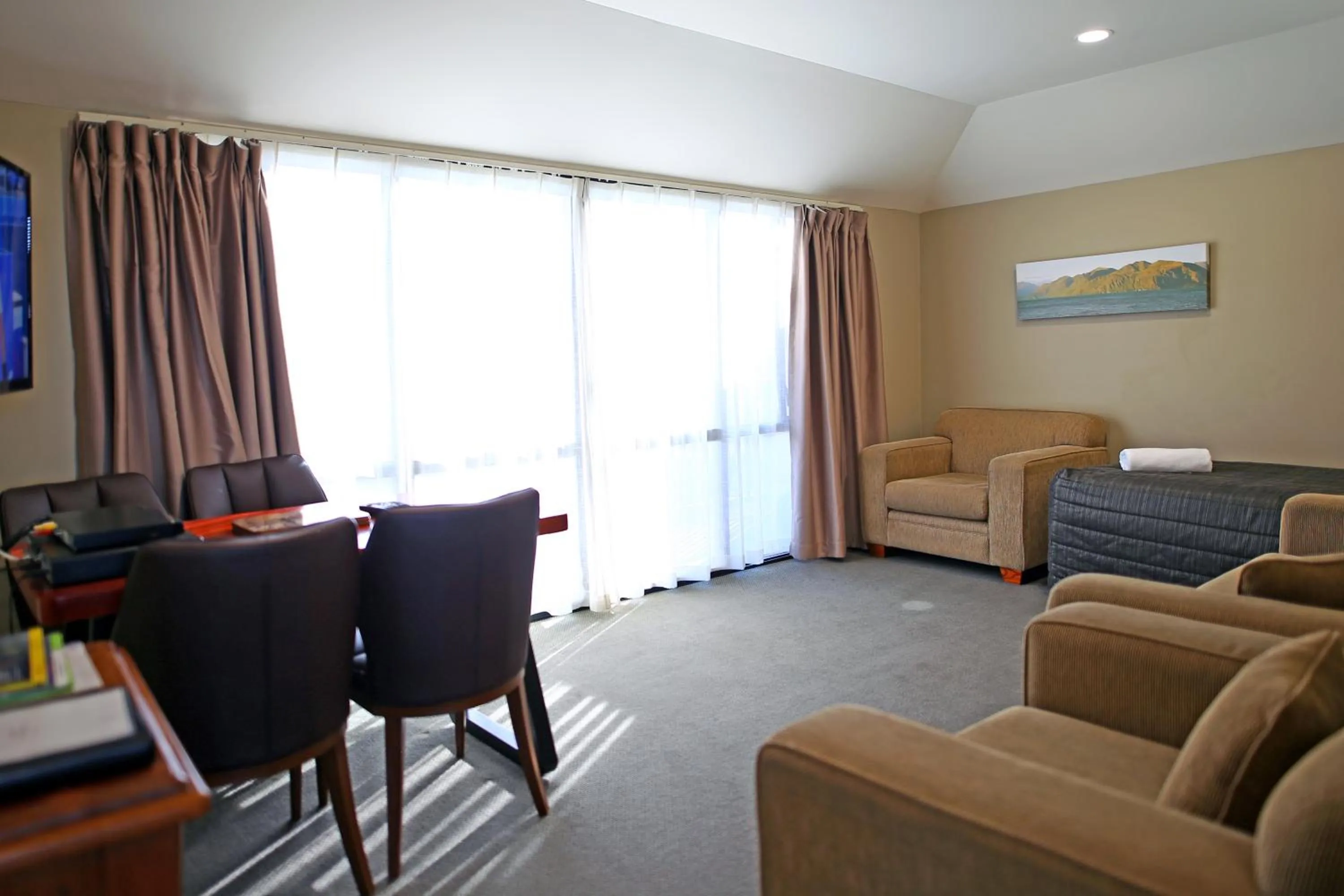 Living room in Heritage Court Lodge Oamaru