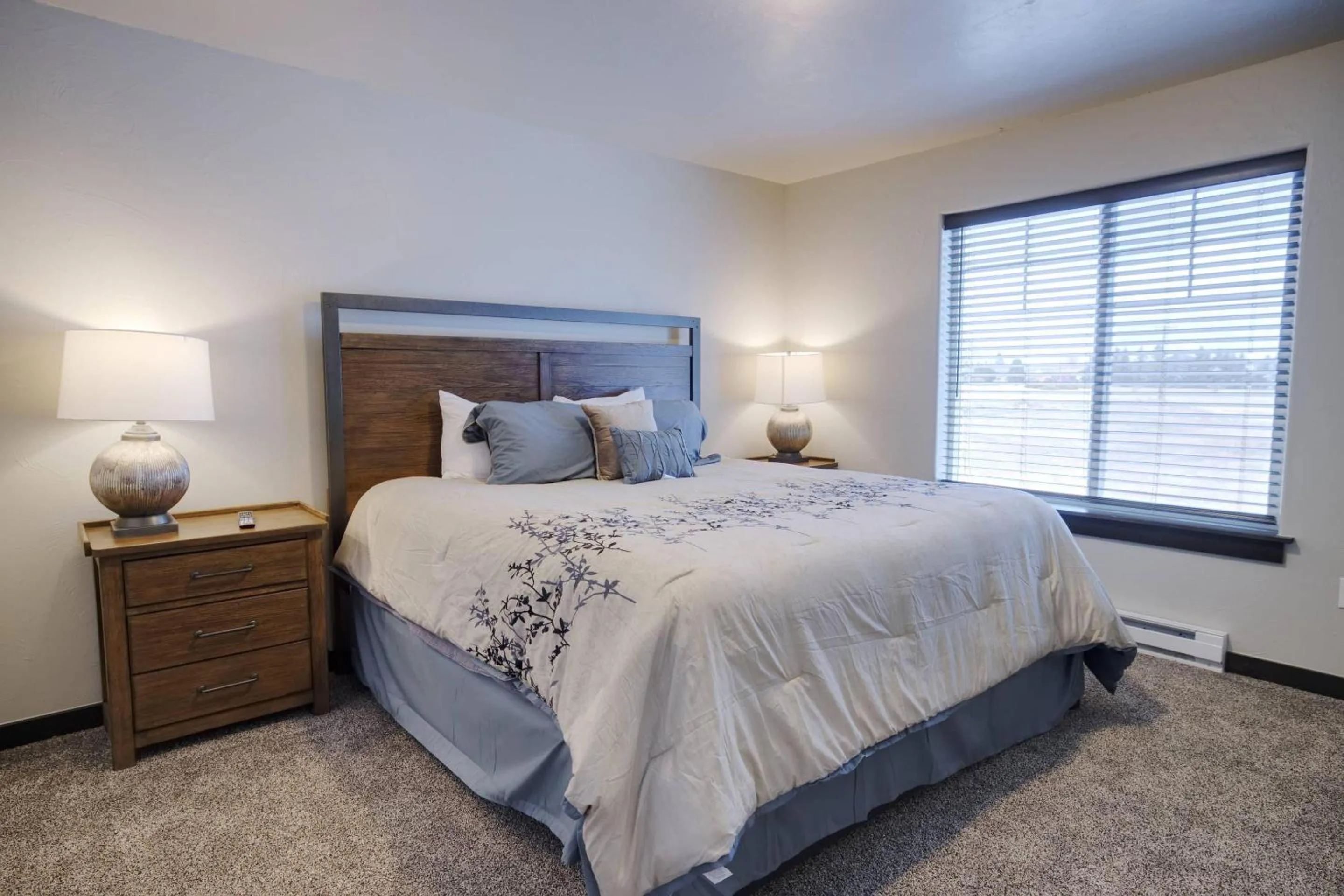 Bedroom, Bed in Copper King Convention Center, an Ascend Collection Hotel