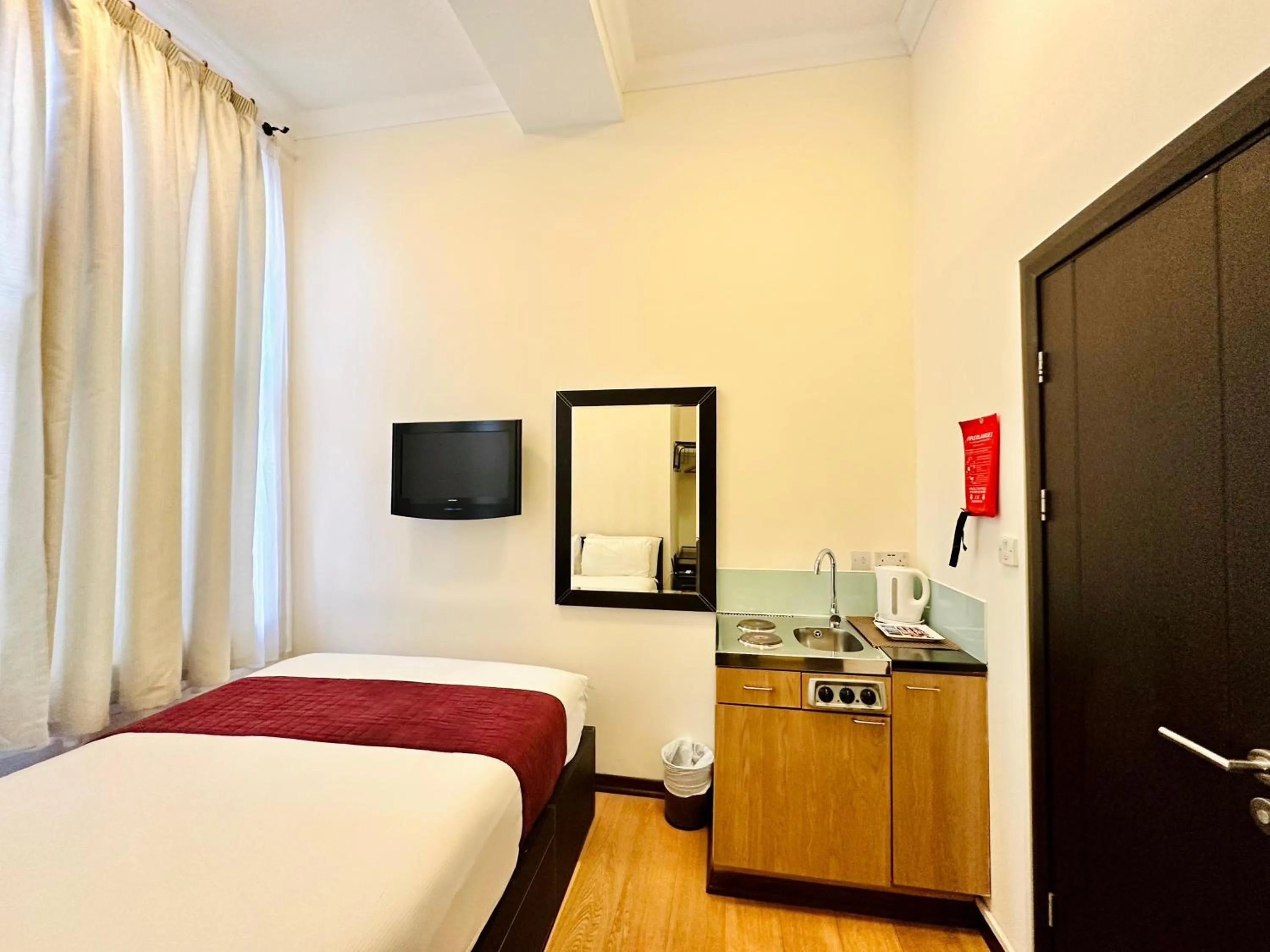 Bed in The Royale Chulan Hyde Park Hotel