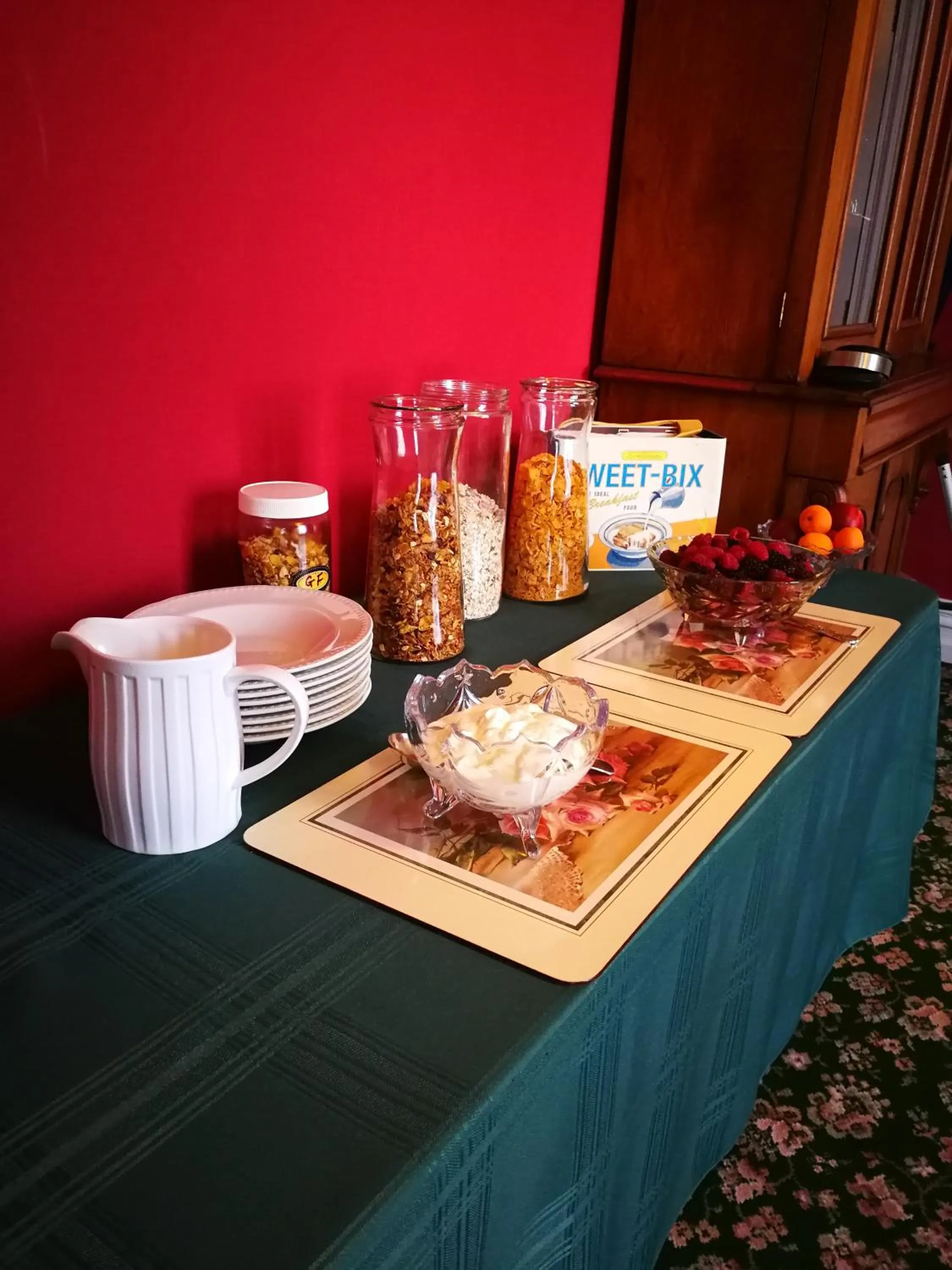 Continental breakfast in Murrells Grand View House