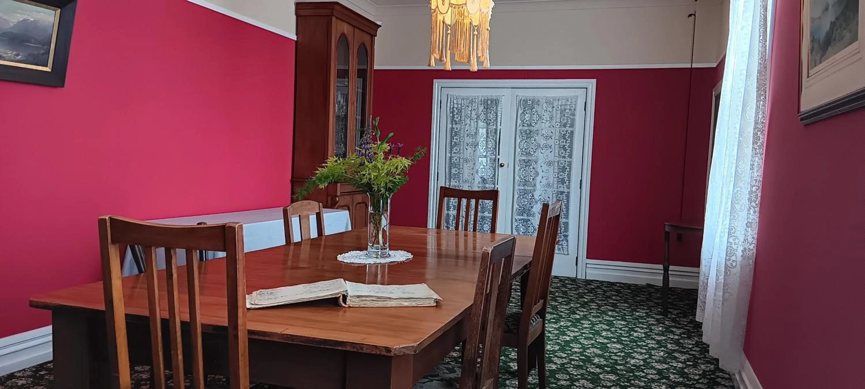 Breakfast in Murrells Grand View House