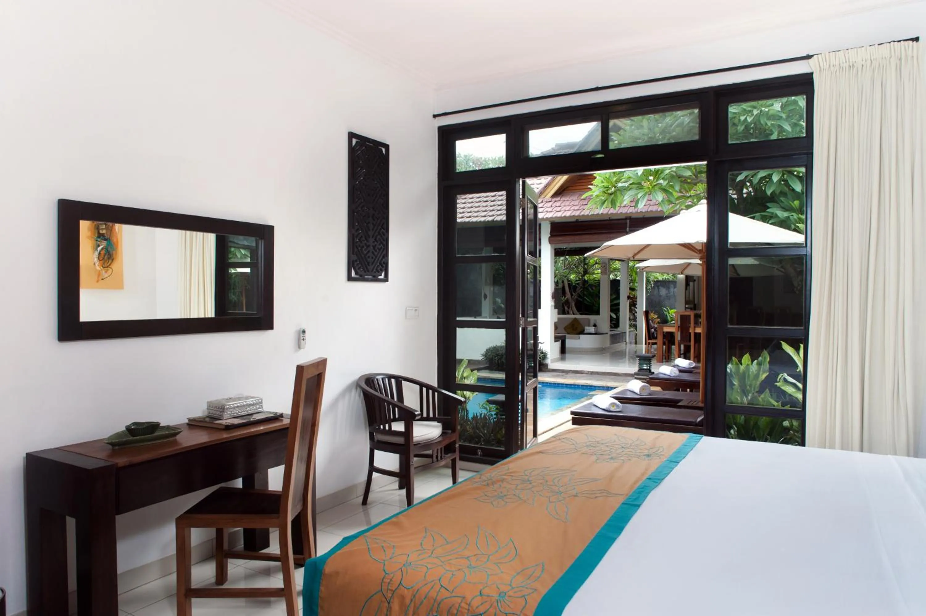 Decorative detail, Bed in Villa Teman