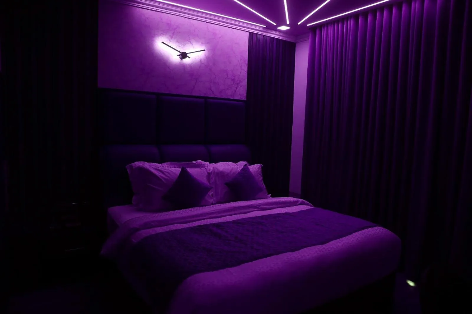 Bedroom, Bed in SAJ Earth Resort & Convention Center , Kochi