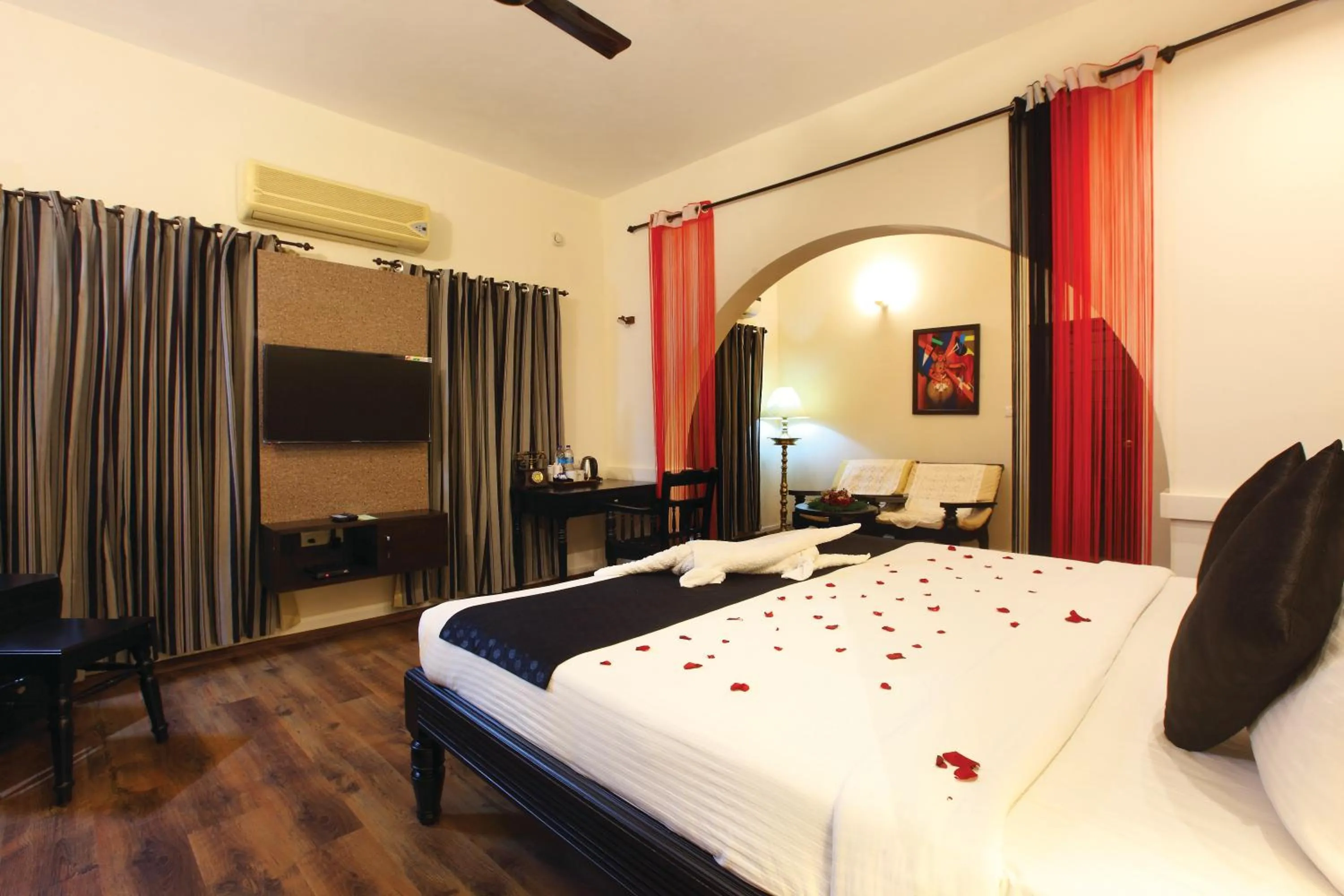 Bedroom, Bed in The River Retreat Heritage Ayurvedic Resort