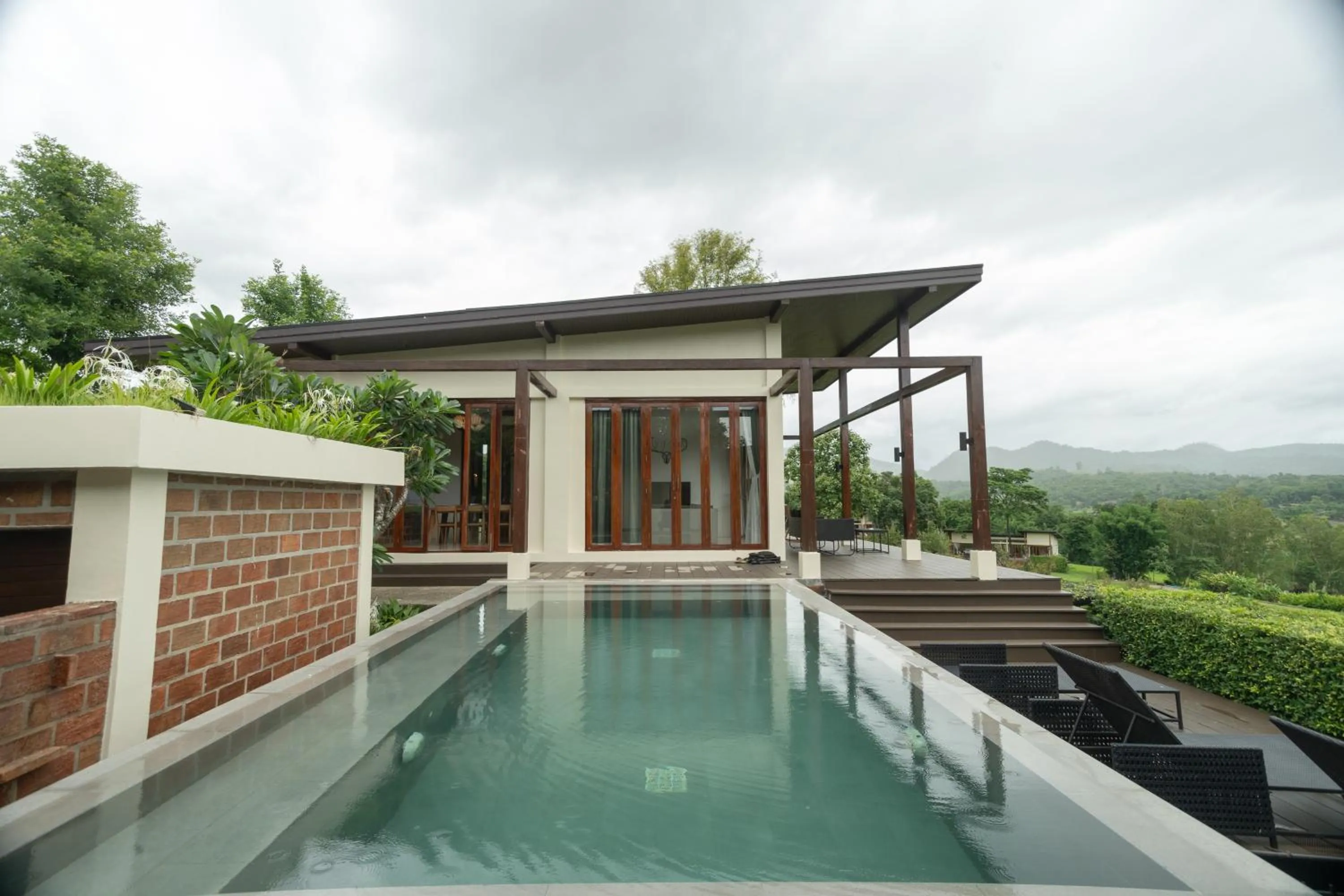 Swimming pool in Puripai Villa Wellness & Retreat