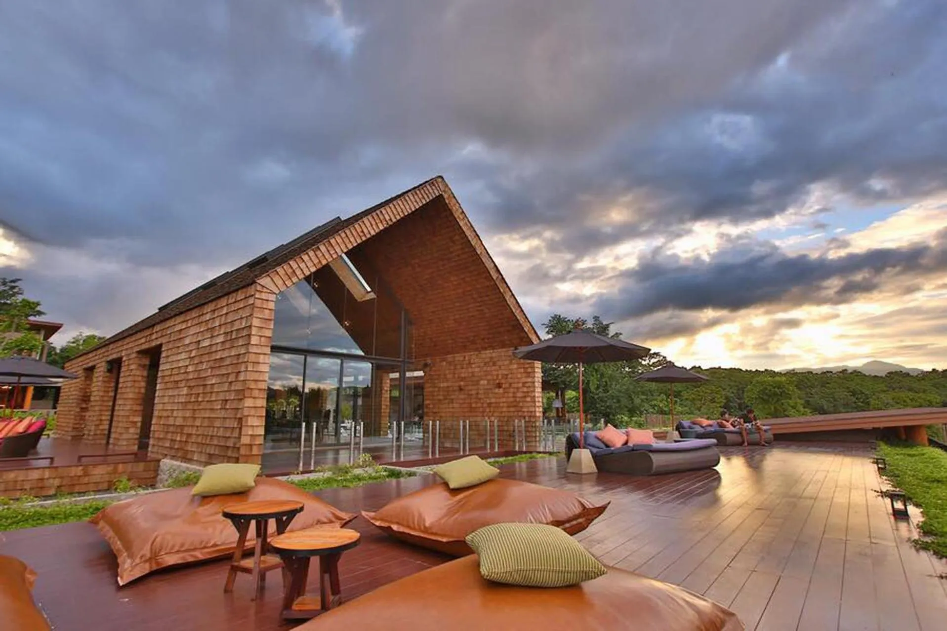 Restaurant/places to eat in Puripai Villa Wellness & Retreat