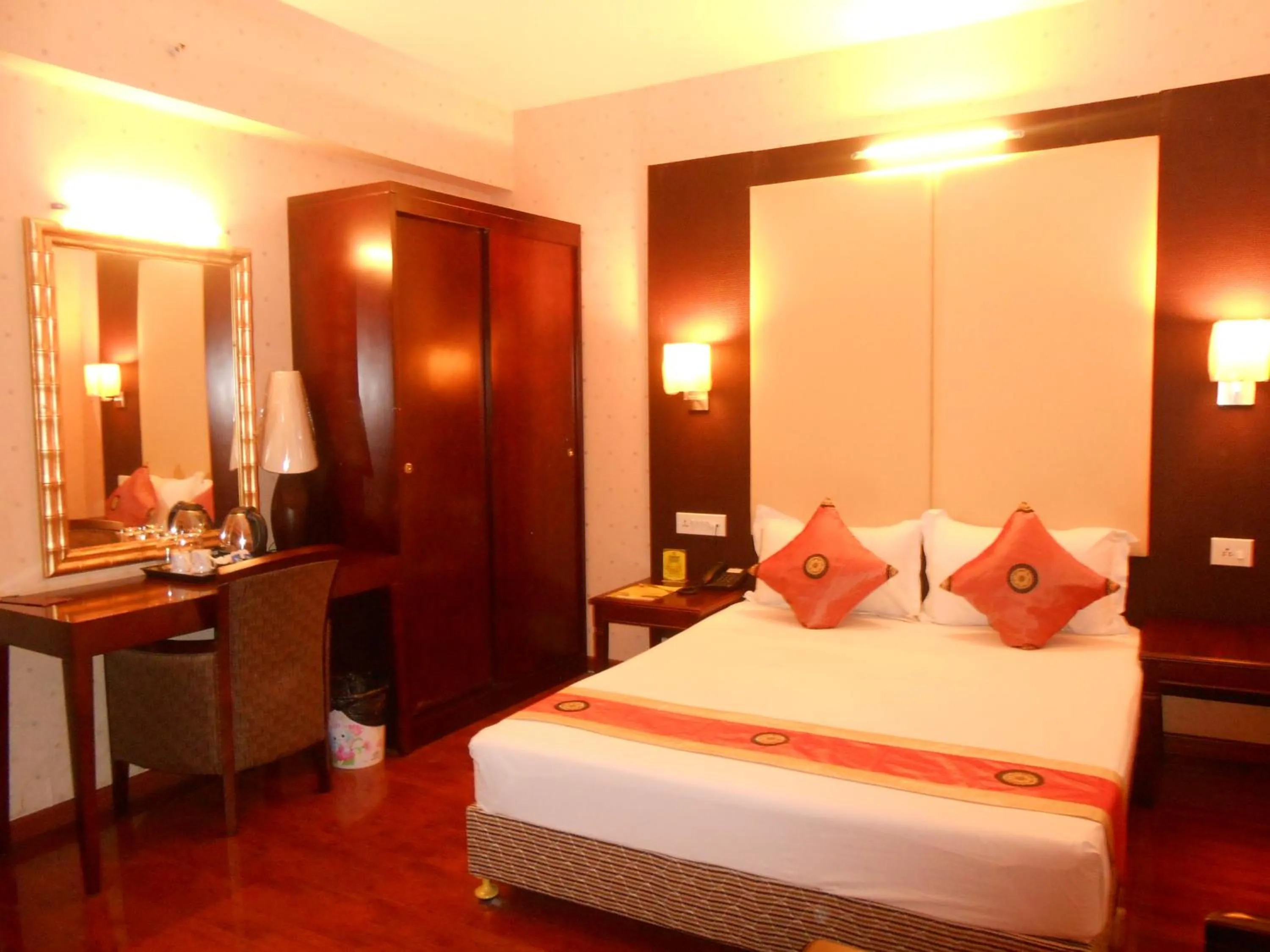 Photo of the whole room, Bed in Astoria Hotel