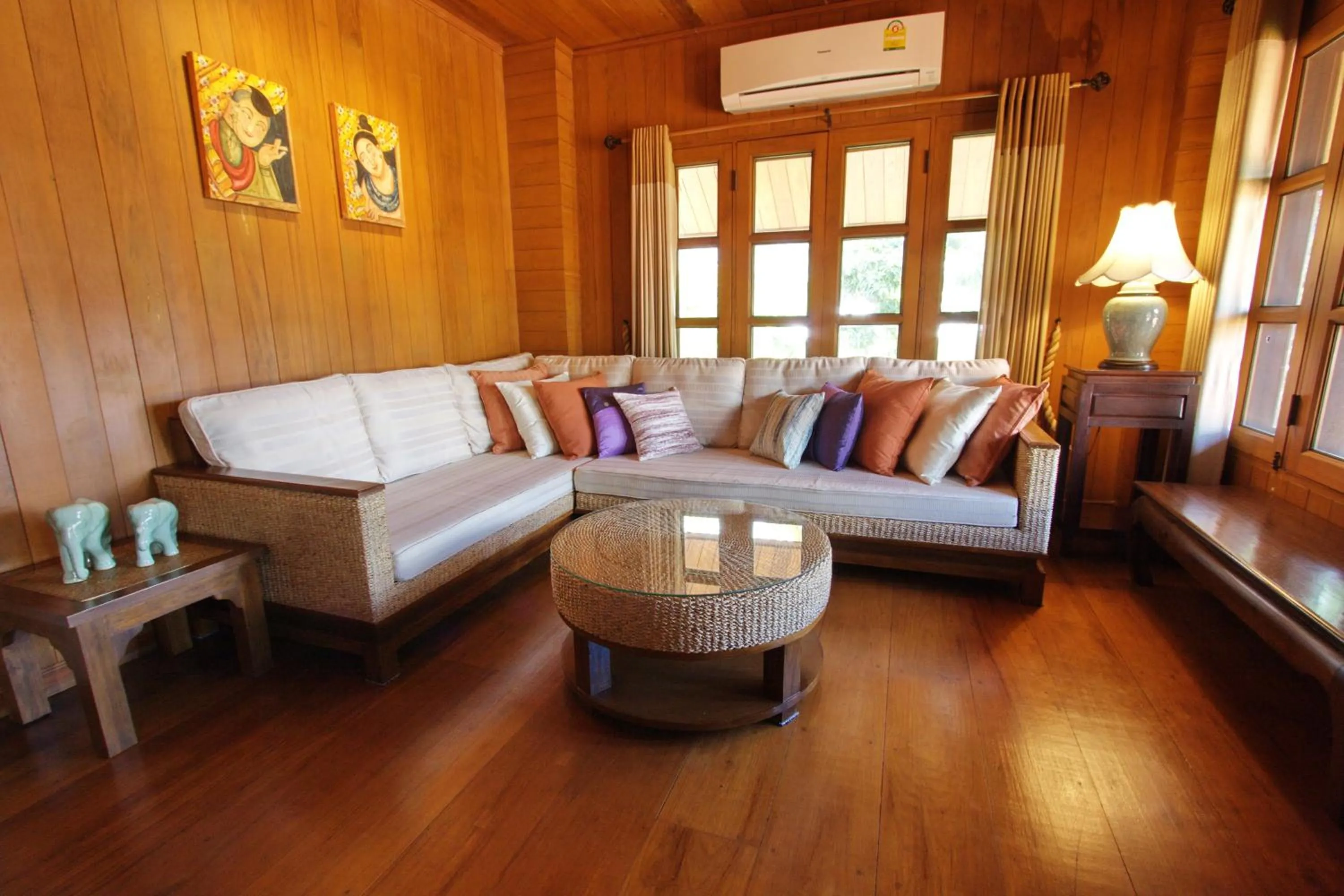 Living room in Ruen Come In