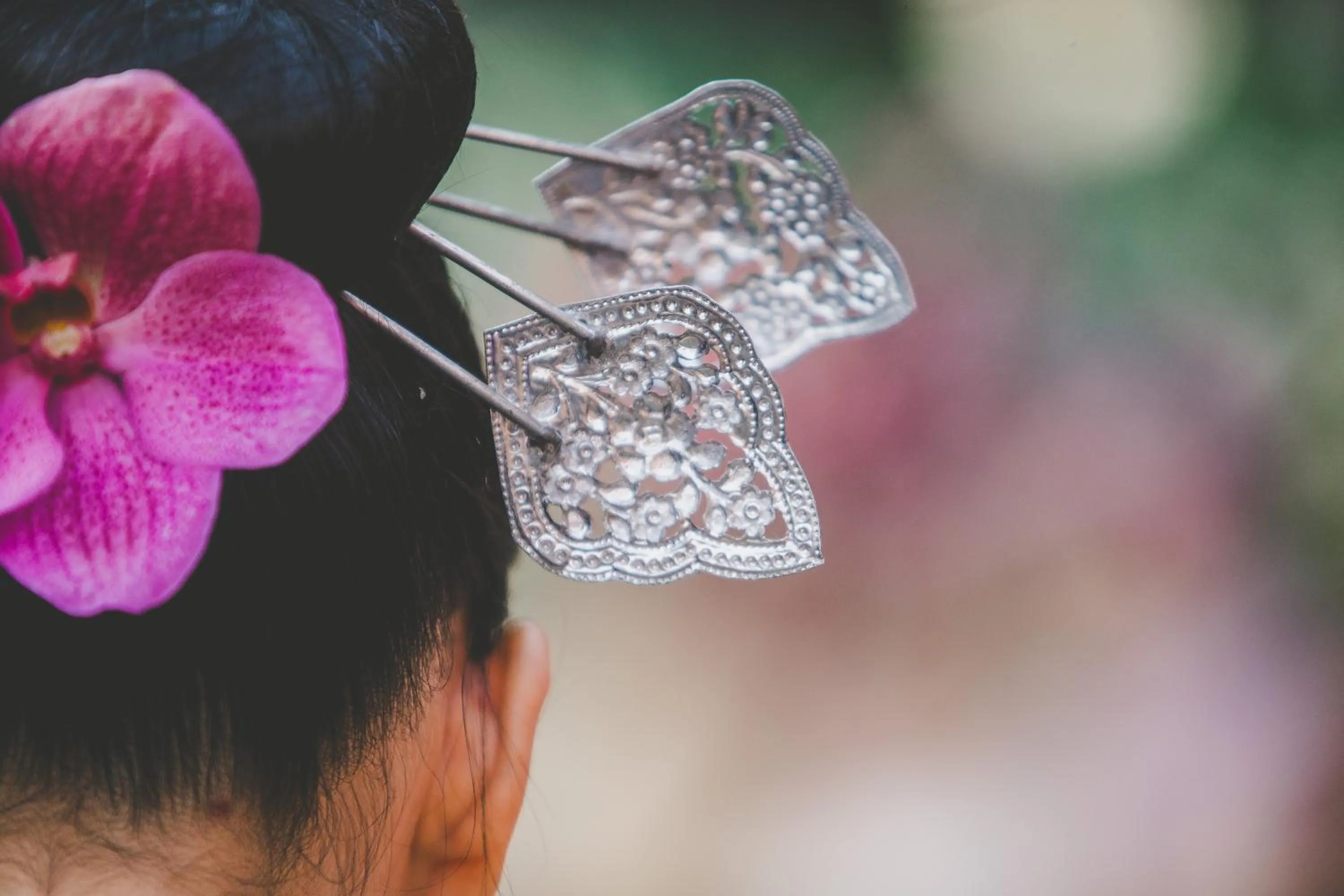 Staff in Ruen Come In