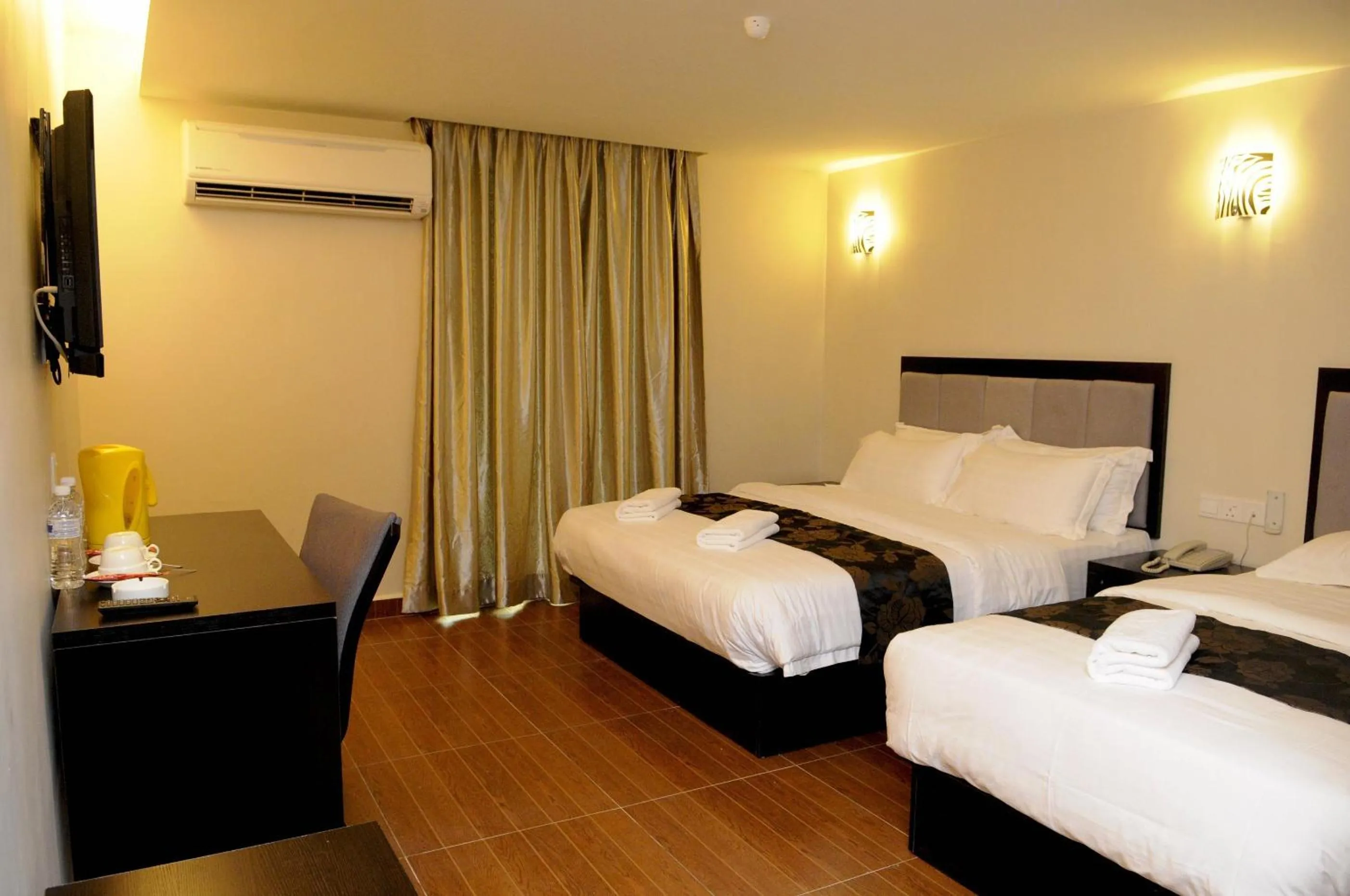 Photo of the whole room, Bed in KK Waterfront Hotel