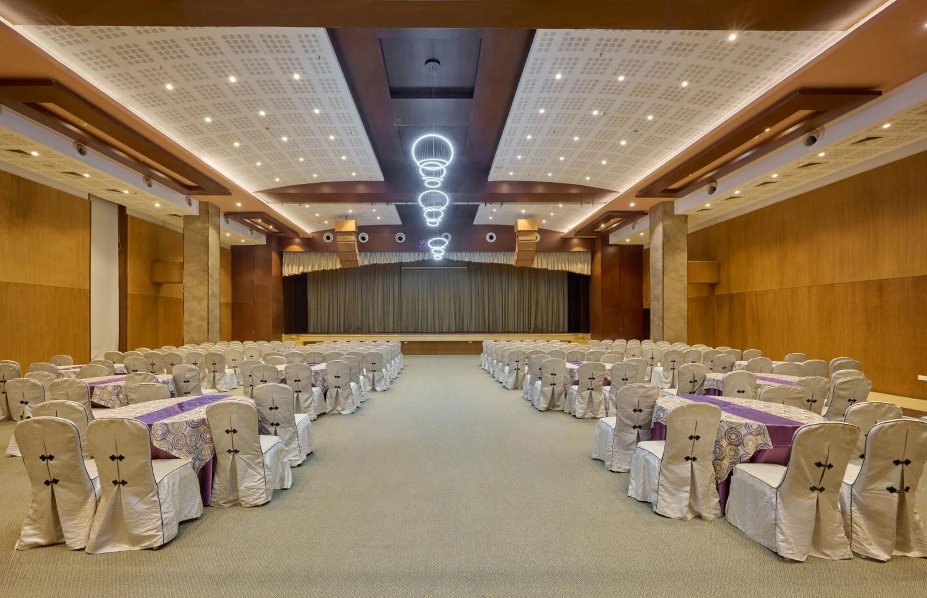 Food and drinks in Flora Airport Hotel and Convention Centre Kochi