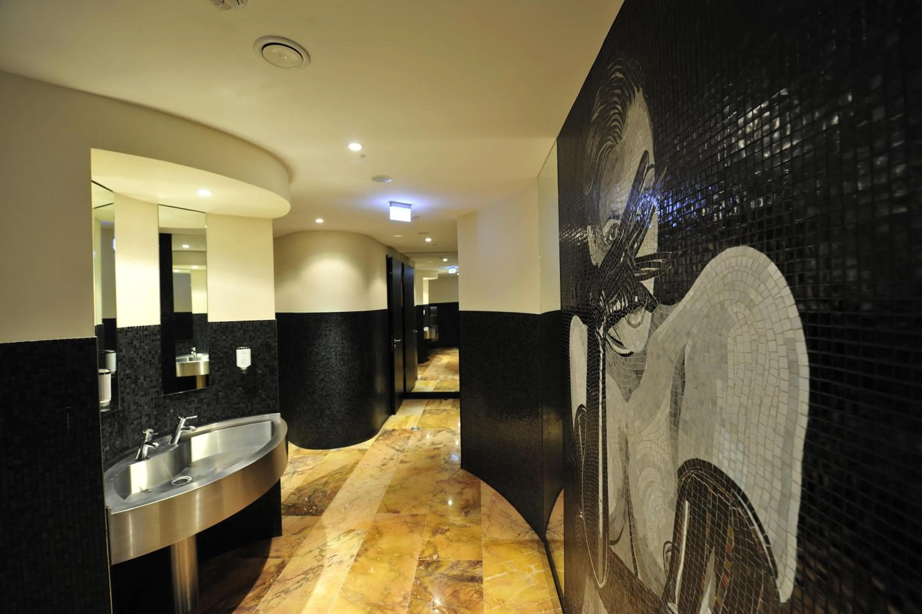 Toilet in ARCOTEL Onyx Hamburg