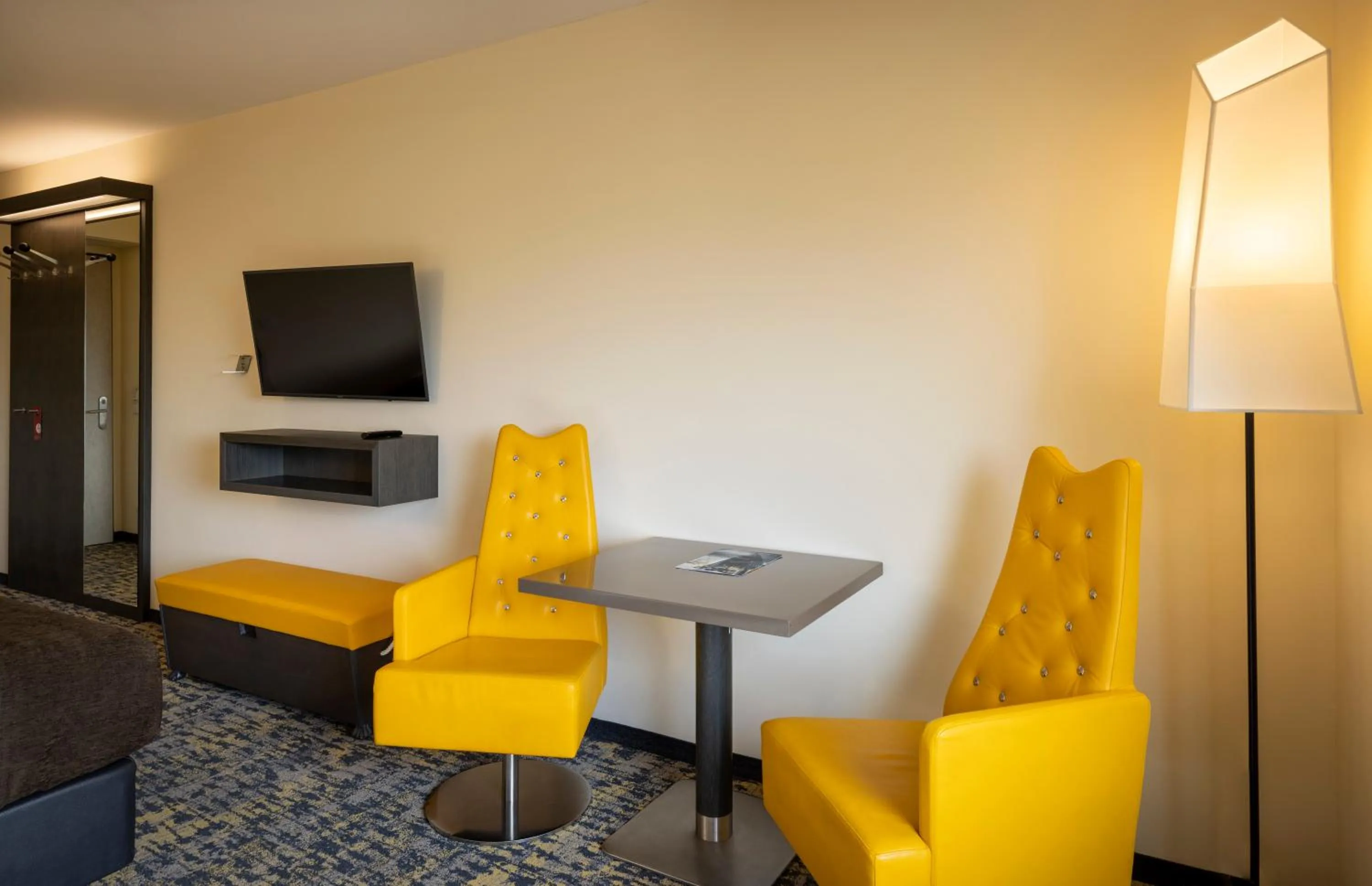 Seating area in ARCOTEL Onyx Hamburg