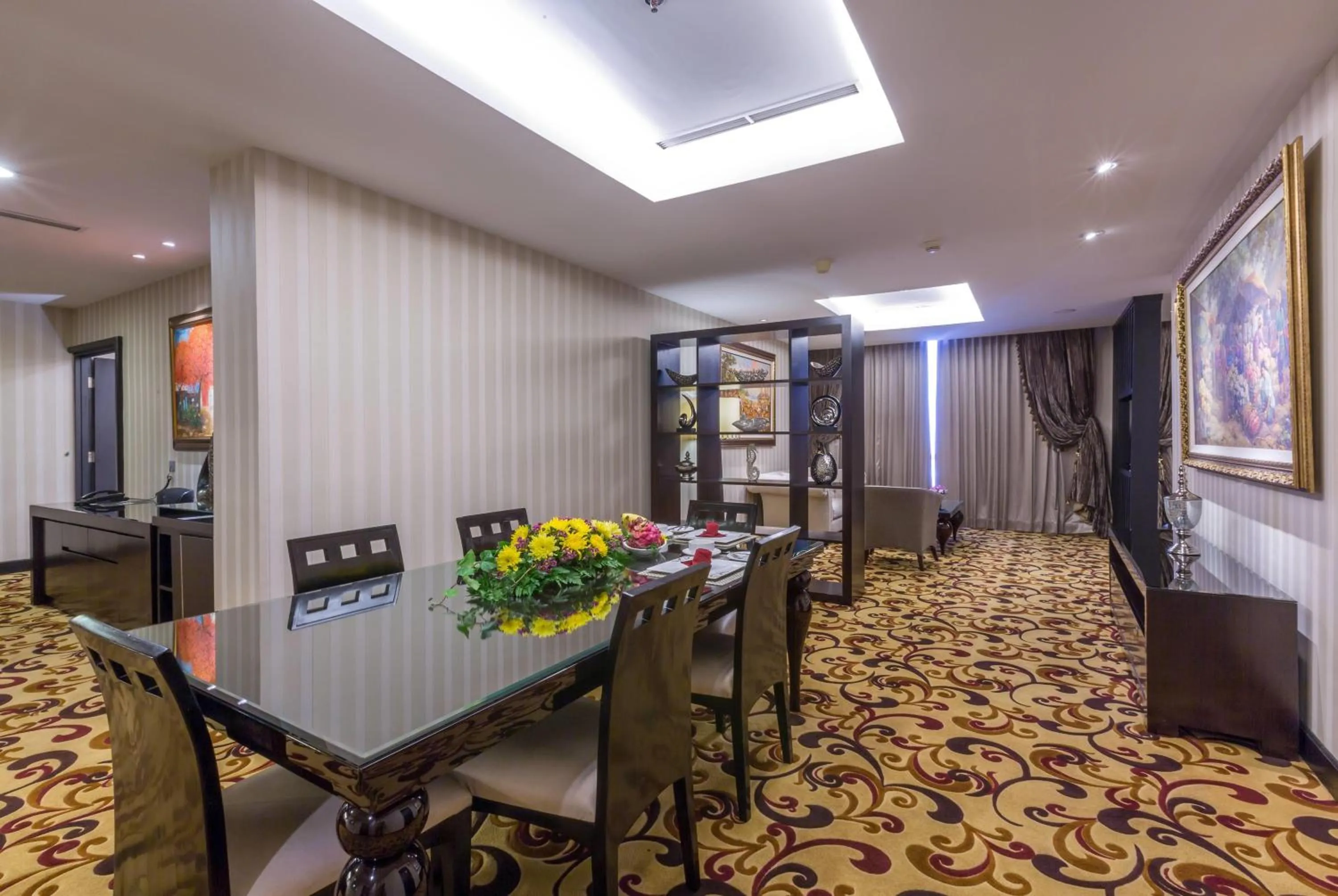 Photo of the whole room in Wyndham Surabaya