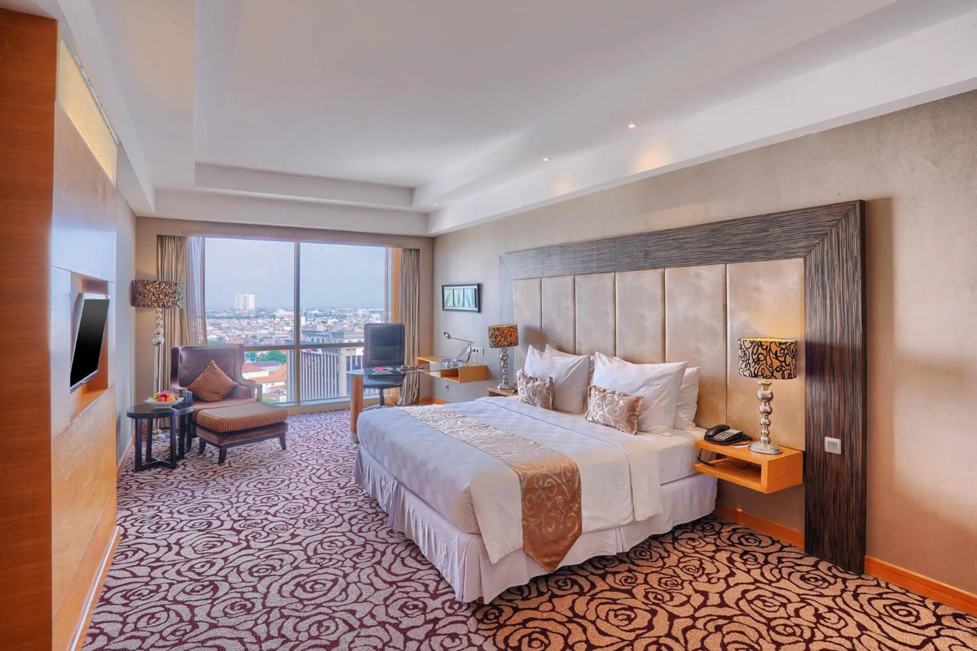 Bed in Wyndham Surabaya