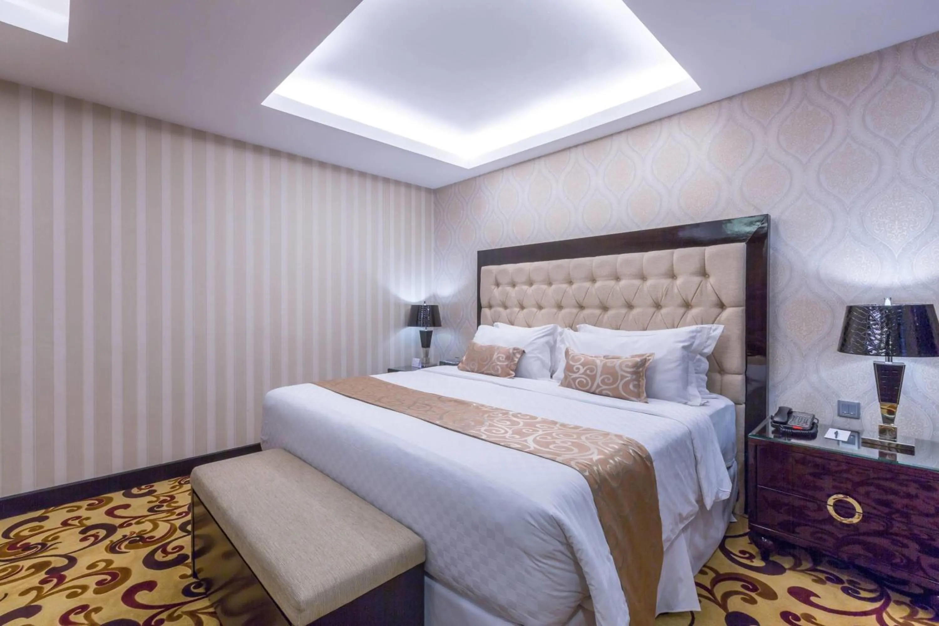 Photo of the whole room, Bed in Wyndham Surabaya