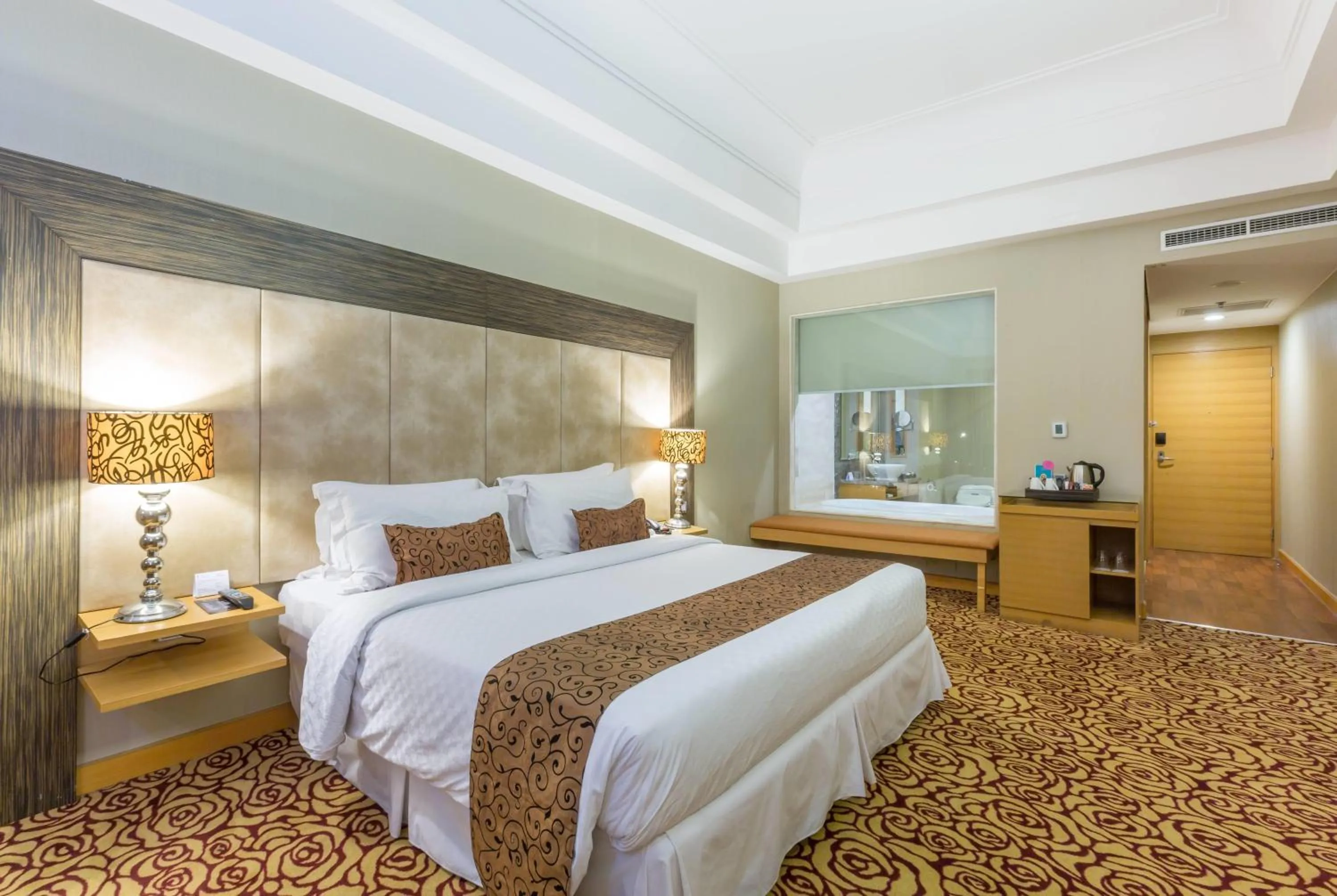 Photo of the whole room, Bed in Wyndham Surabaya