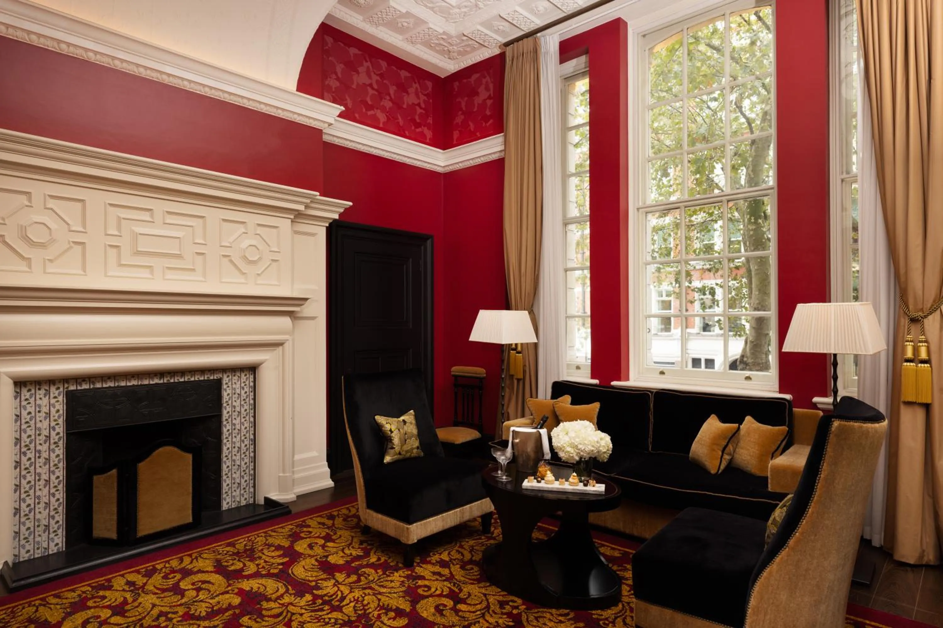 Seating area in L'oscar London
