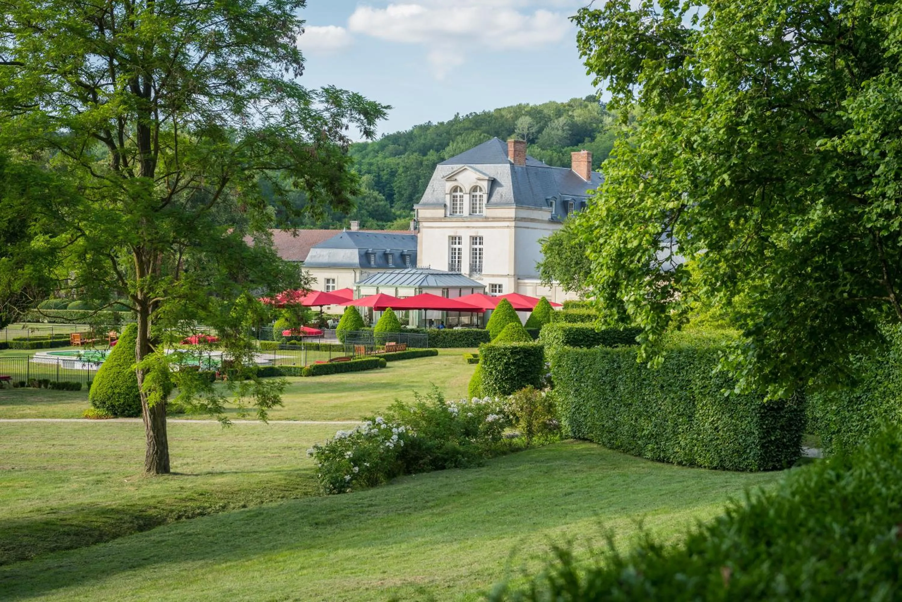Facade/entrance in Château de Courcelles - Relais & Châteaux